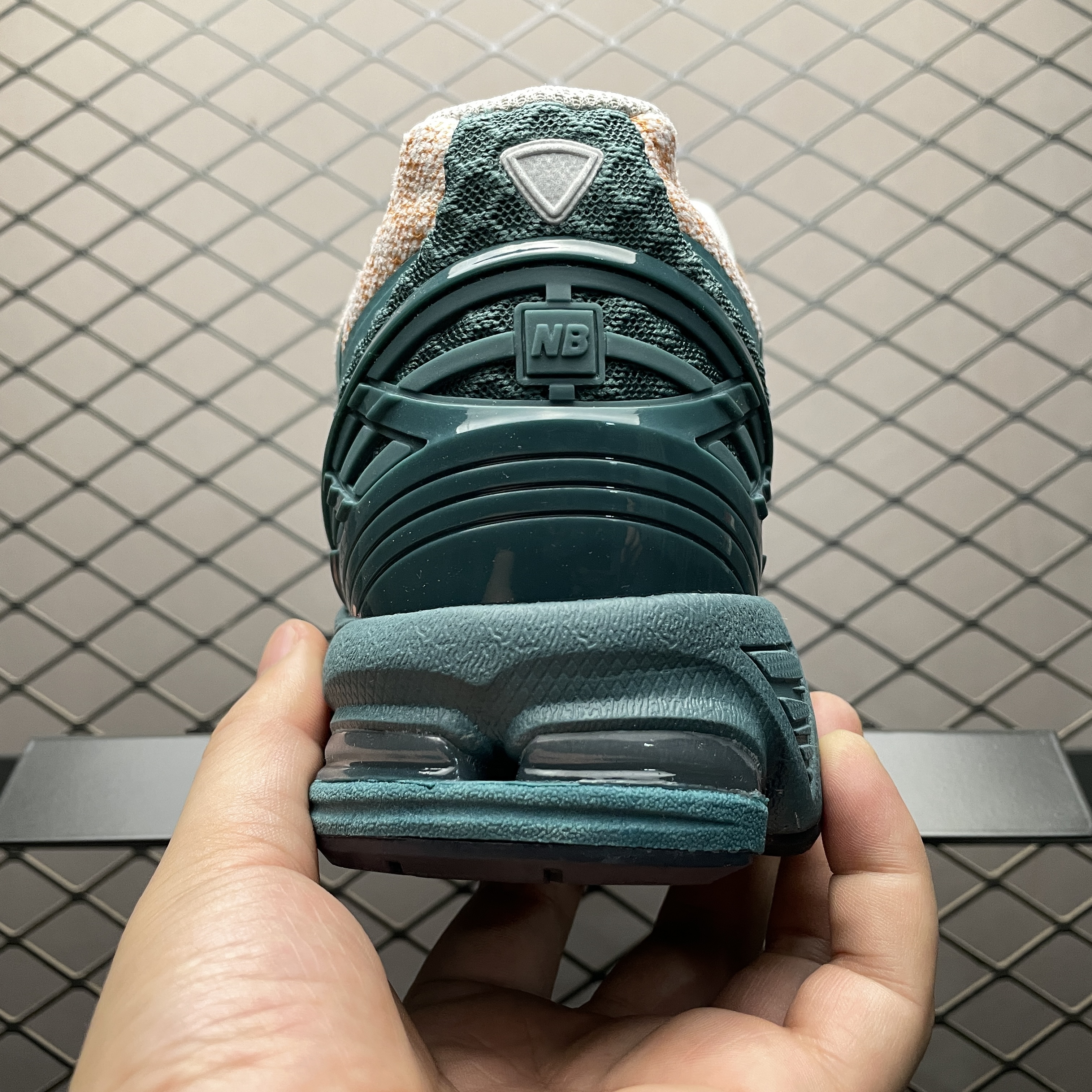 New Balance 1906W "Green/Orange" (U1906WFB）