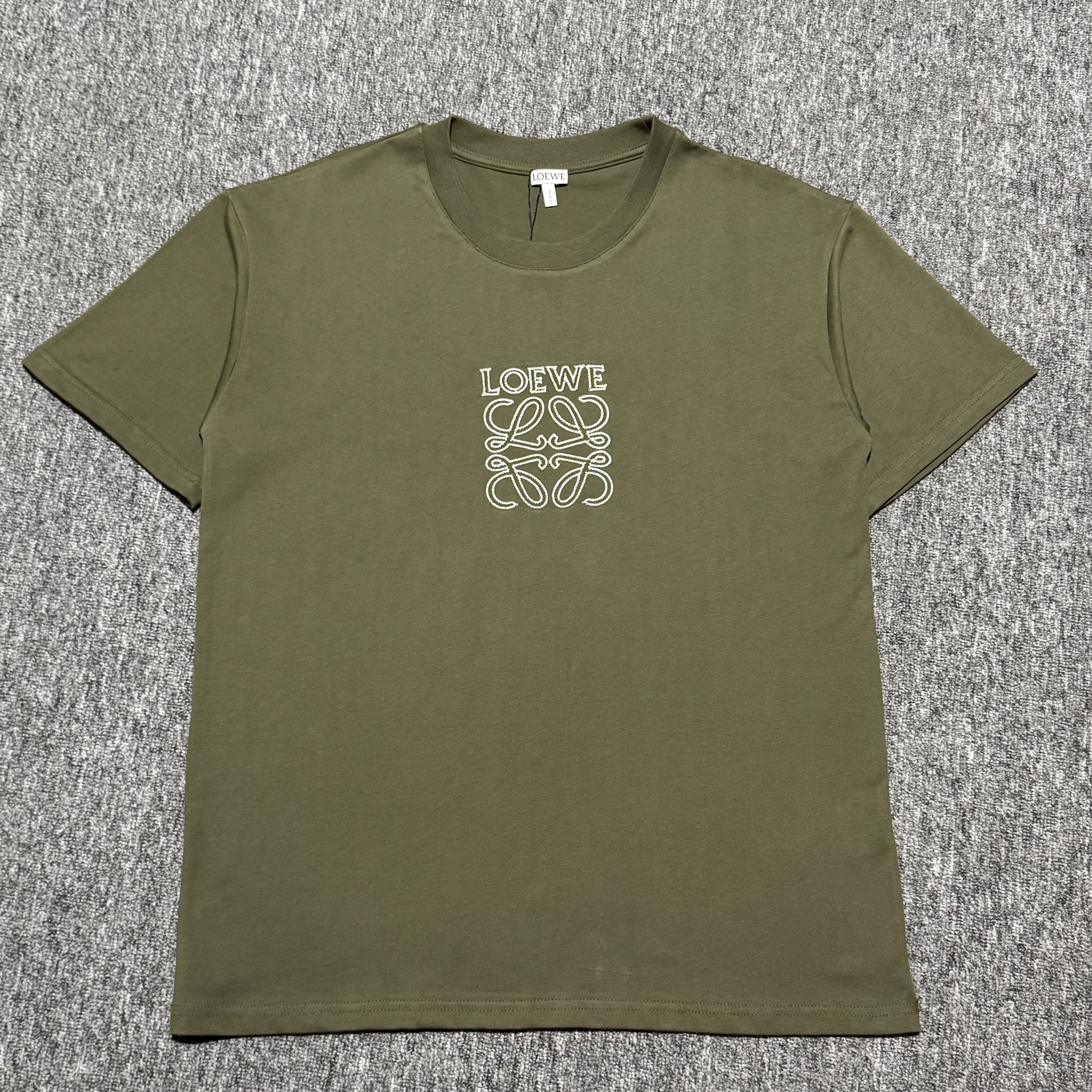 LOEWE Men's Relaxed Fit T-Shirt in Cotton "Khaki Green"（H526Y22XBN-4160）