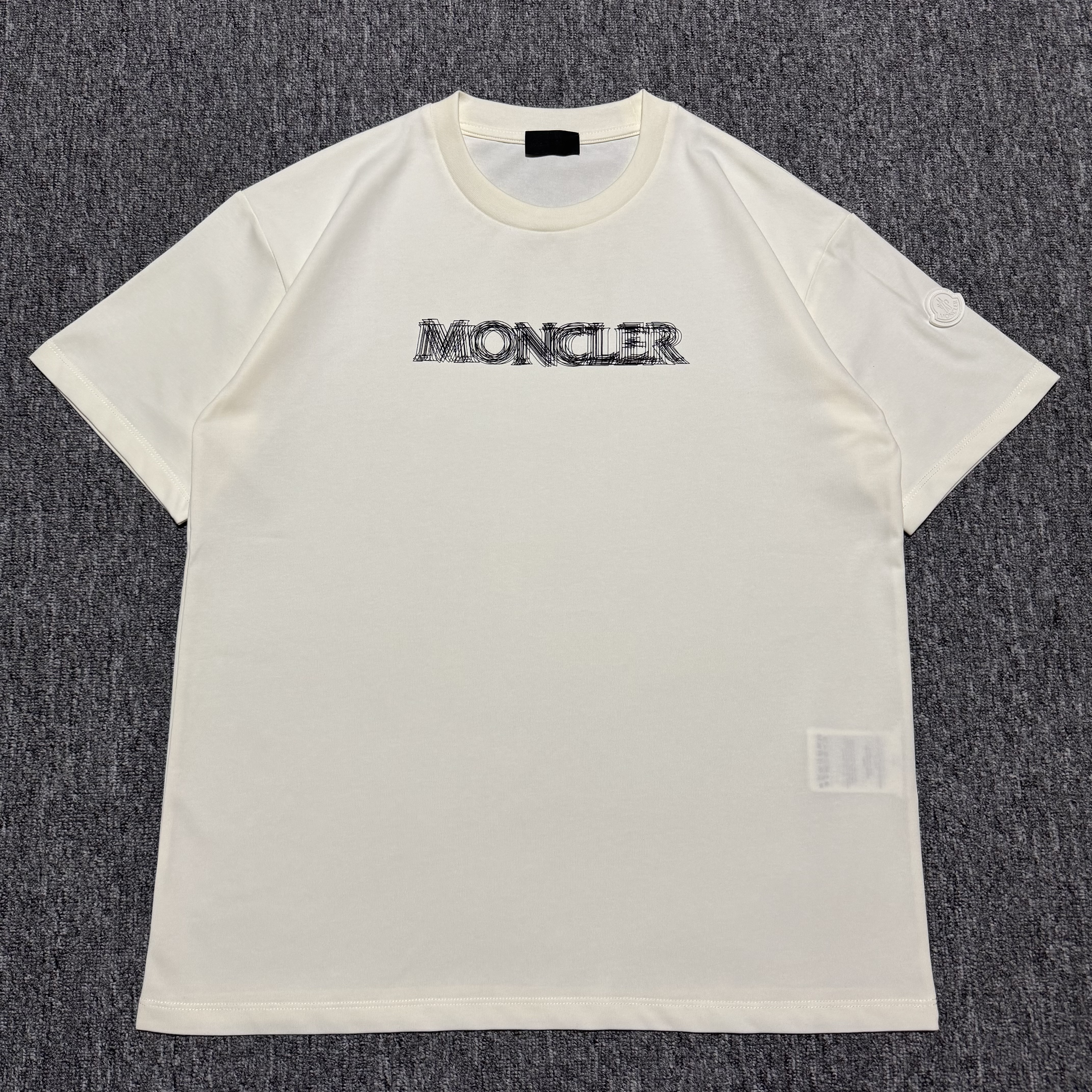 MONCLER T-Shirt（K10918C0000589A17999）