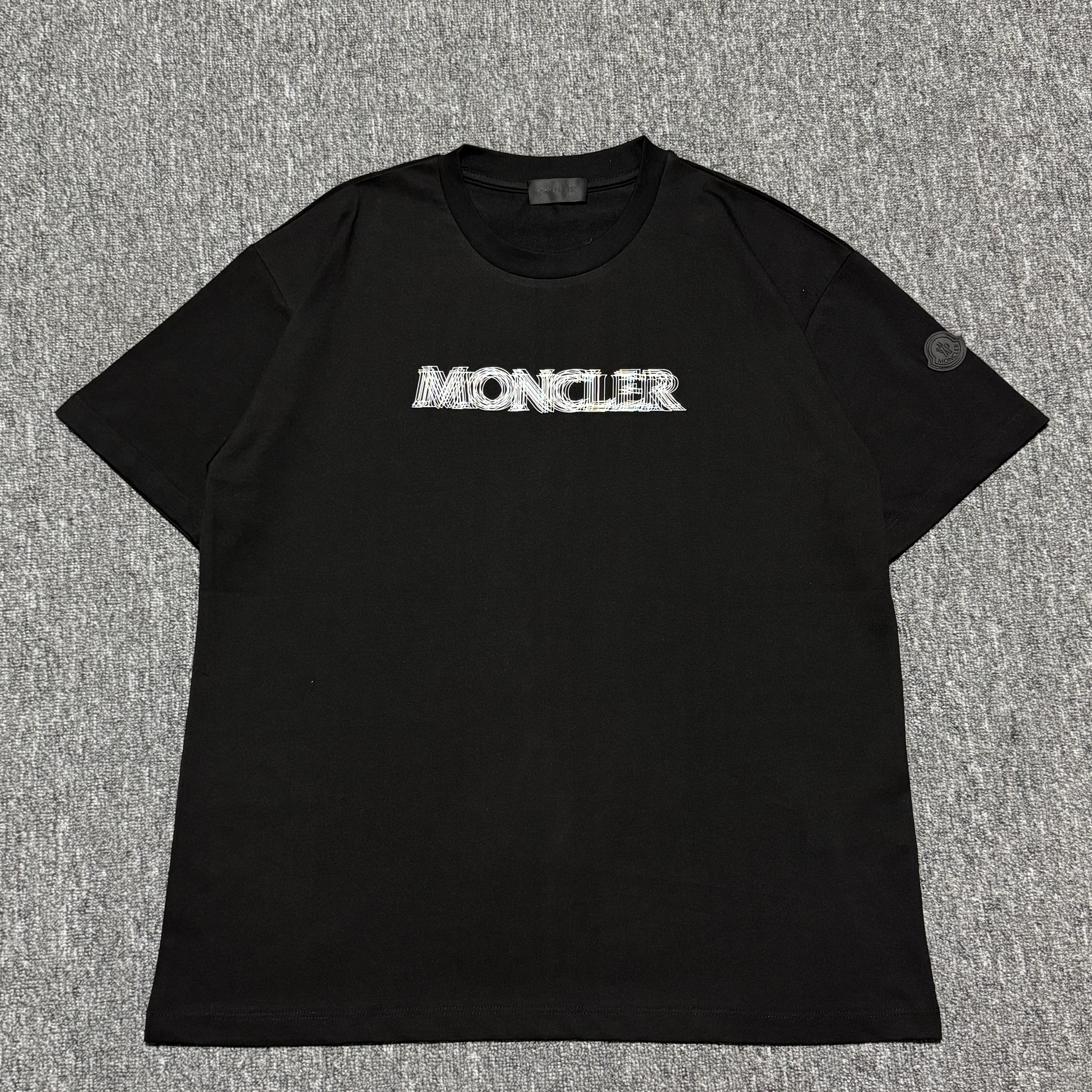 MONCLER T-Shirt（K10918C0000589A17999）