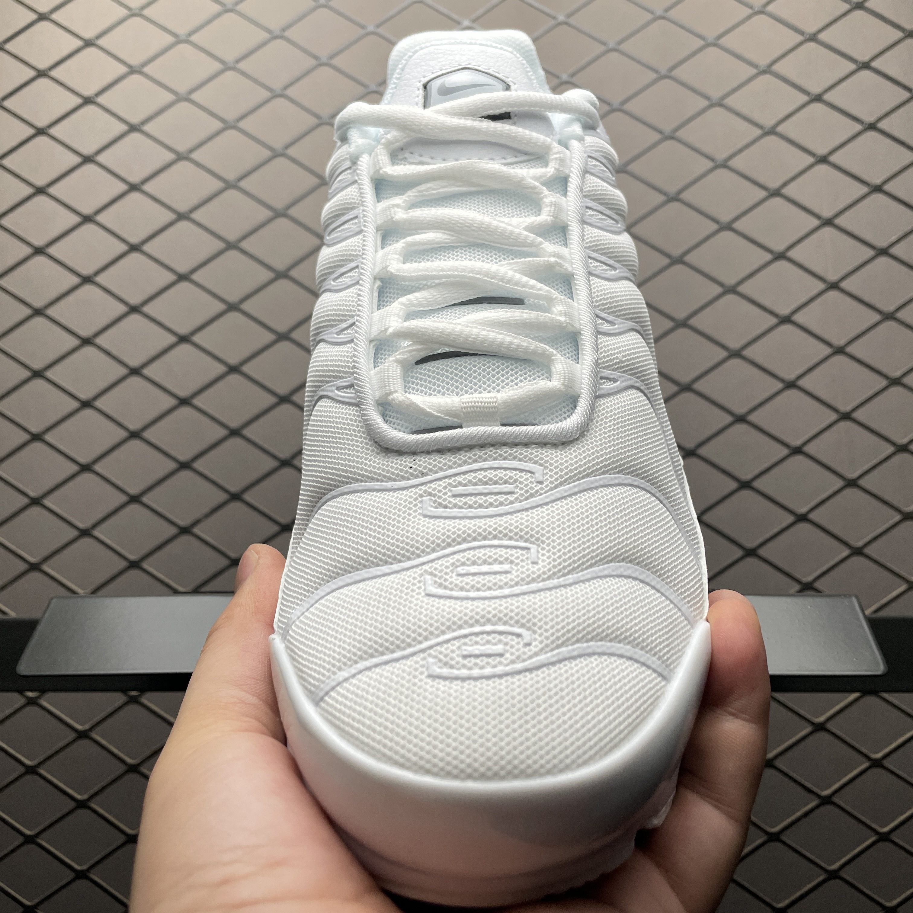 Nike Air Max Plus 'Triple White' (DM2362-100)