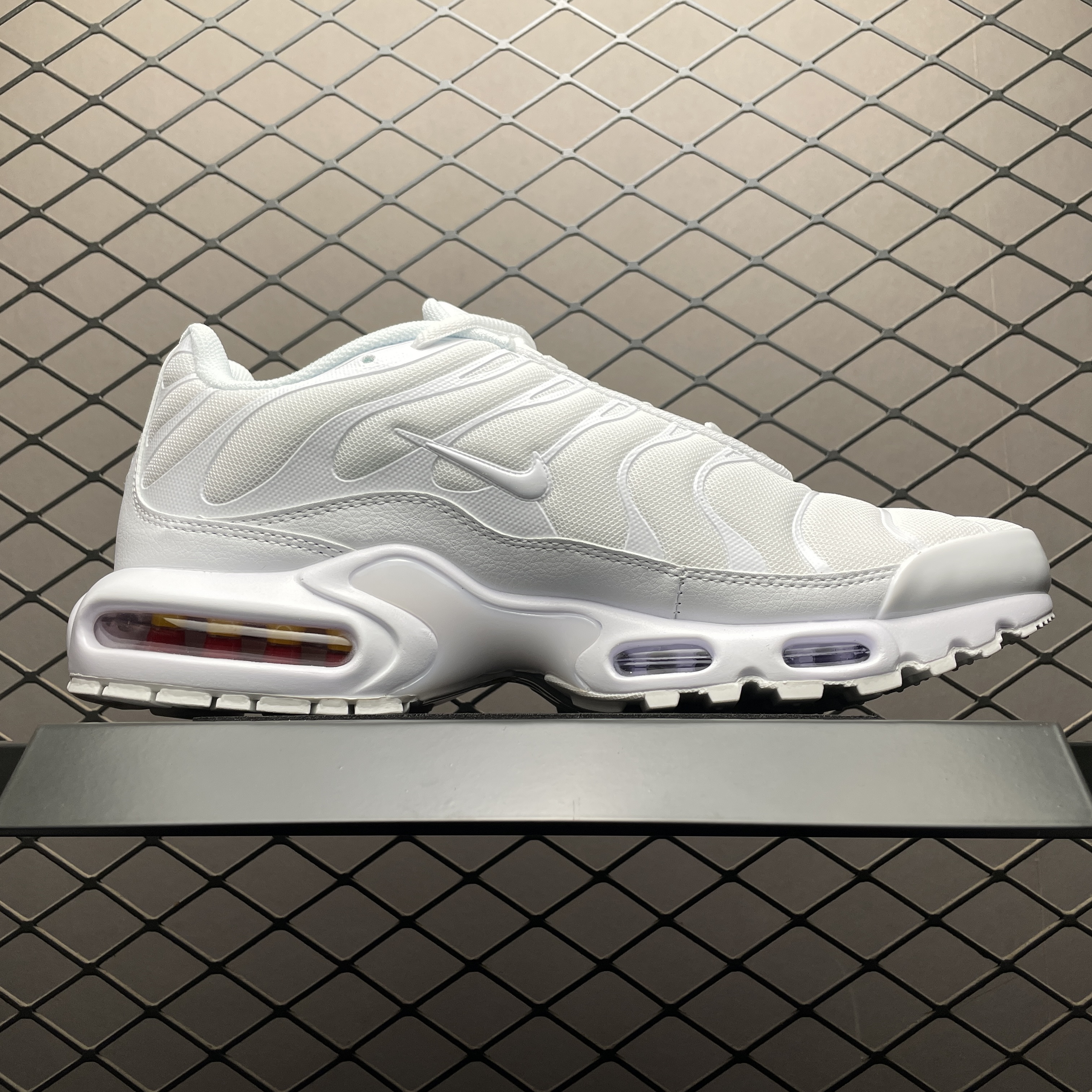 Nike Air Max Plus 'Triple White' (DM2362-100)