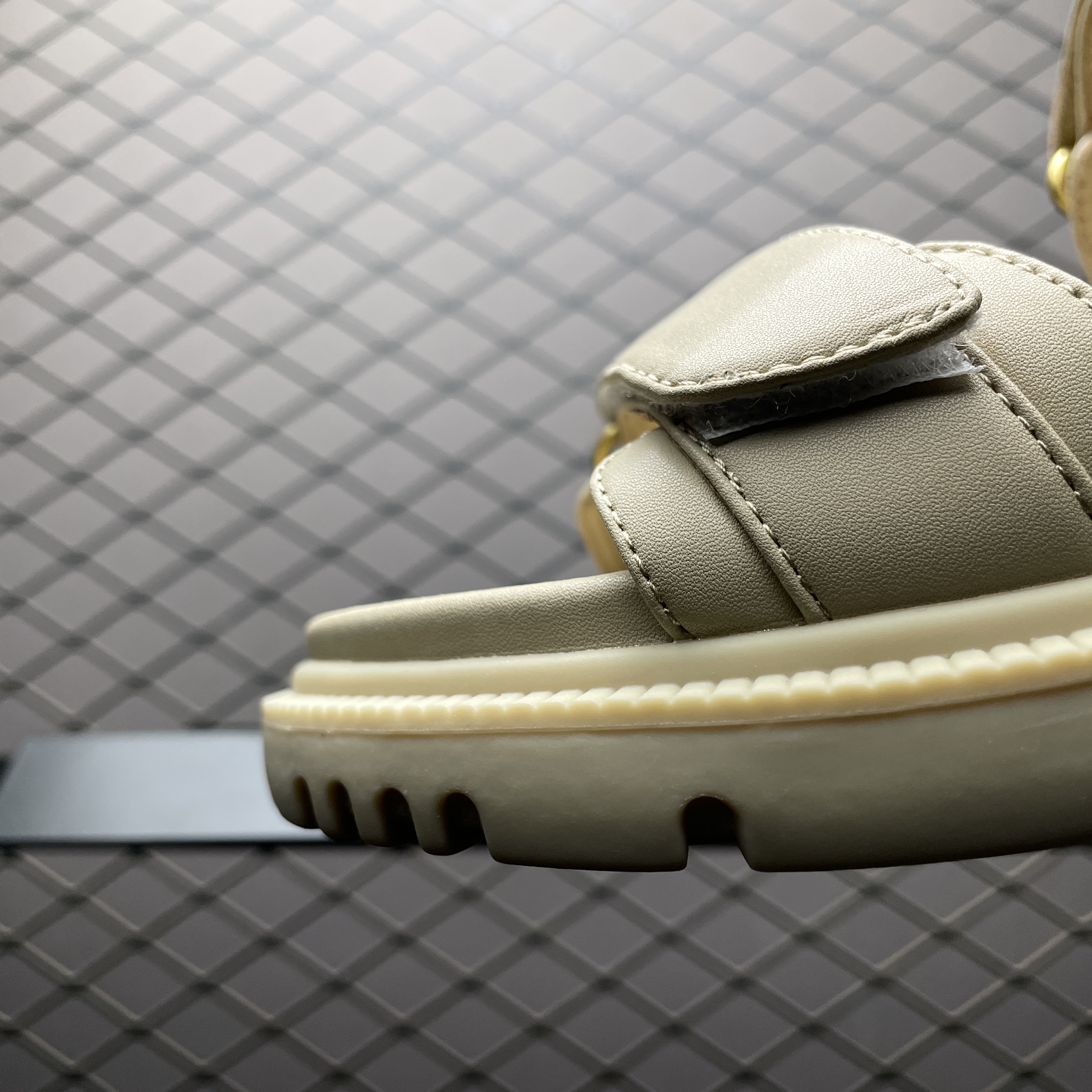 Dior Dioract 'Beige Leather Sandal'(KCQ547LAB_S16T)