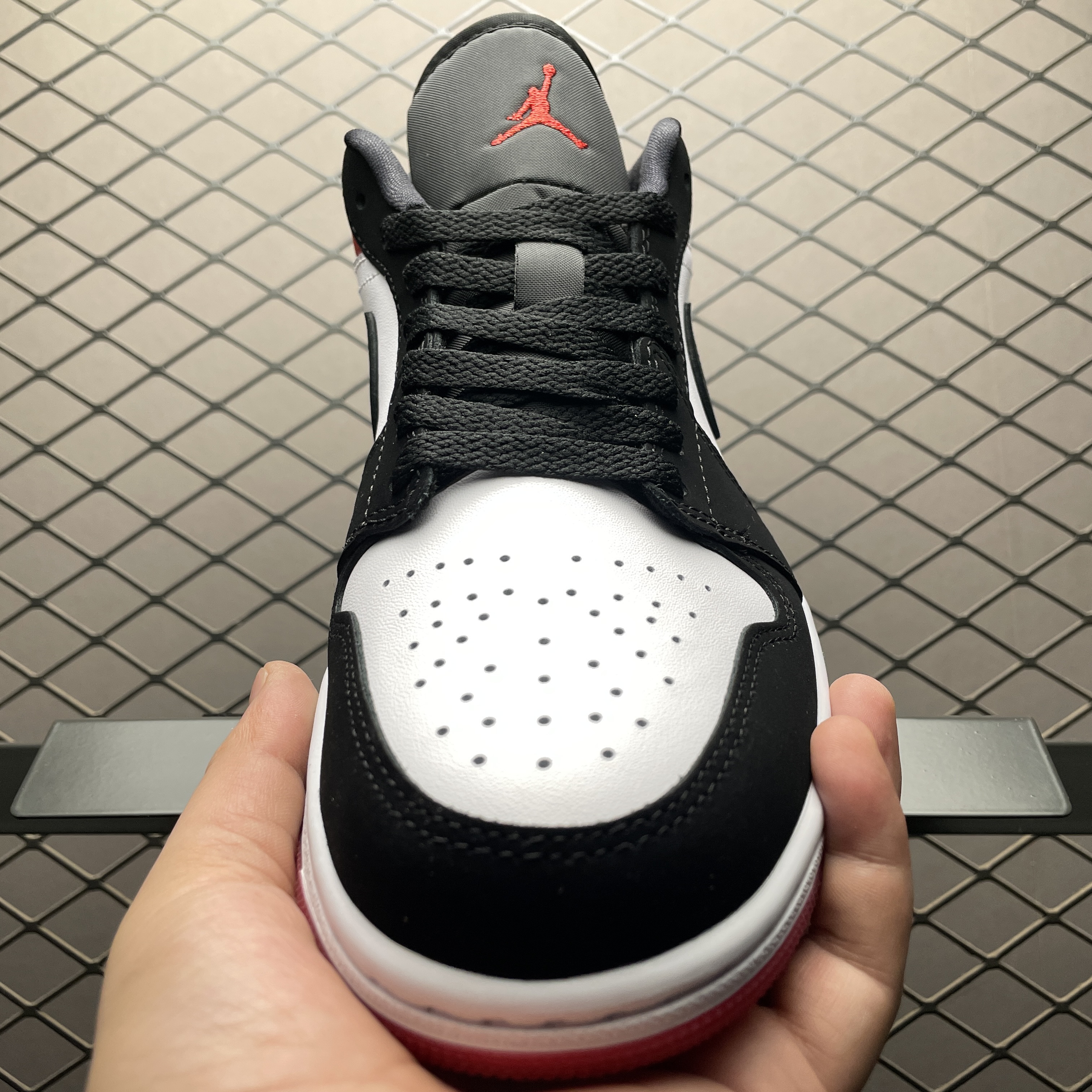 Nike Air Jordan 1 Low SE "Black Toe" (IB8971-106)