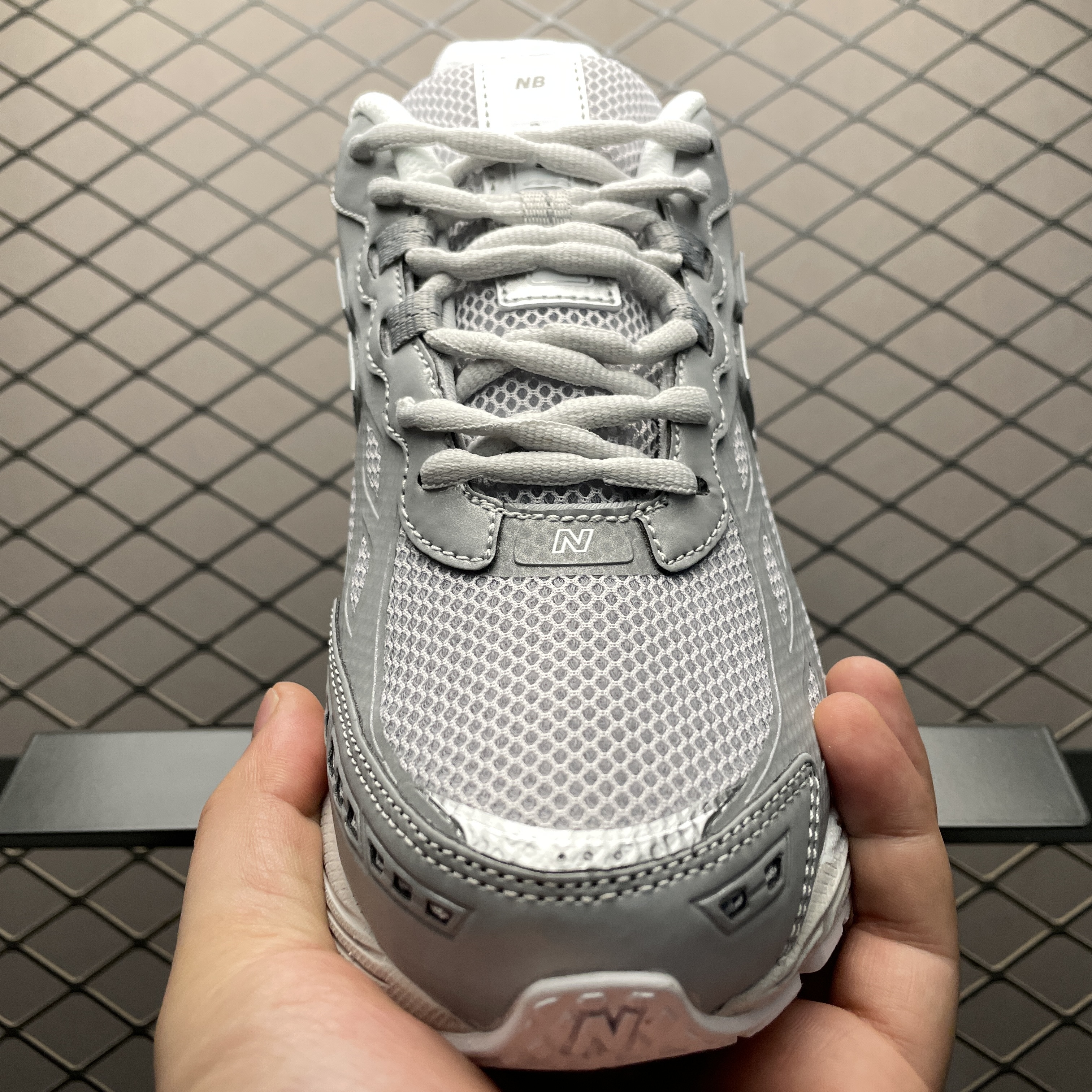 New Balance 1906W "Silver Metallic/White" (U1906WFE）