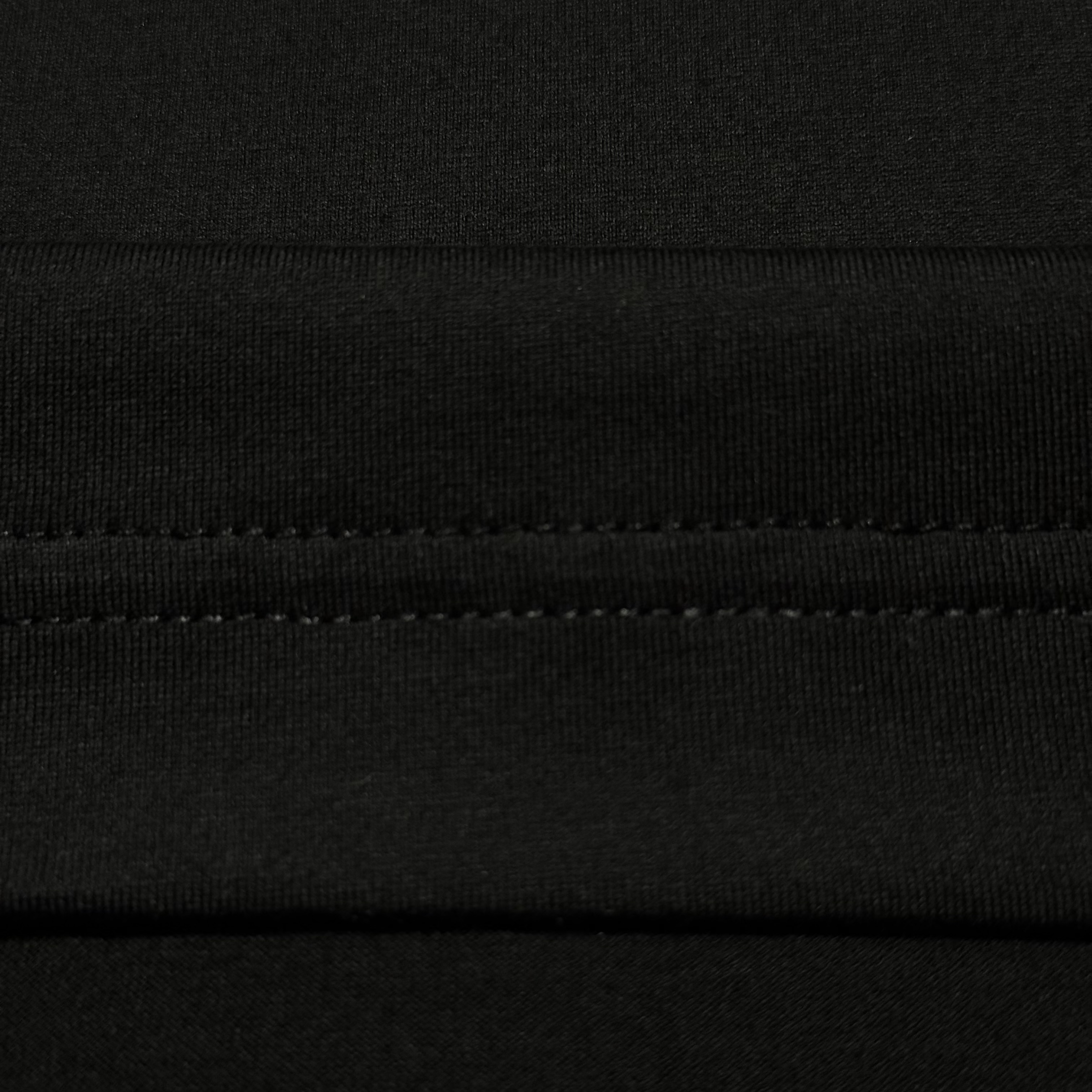 Gucci Black T-shirt with logo Gucci（798764-XJGYY-1000）