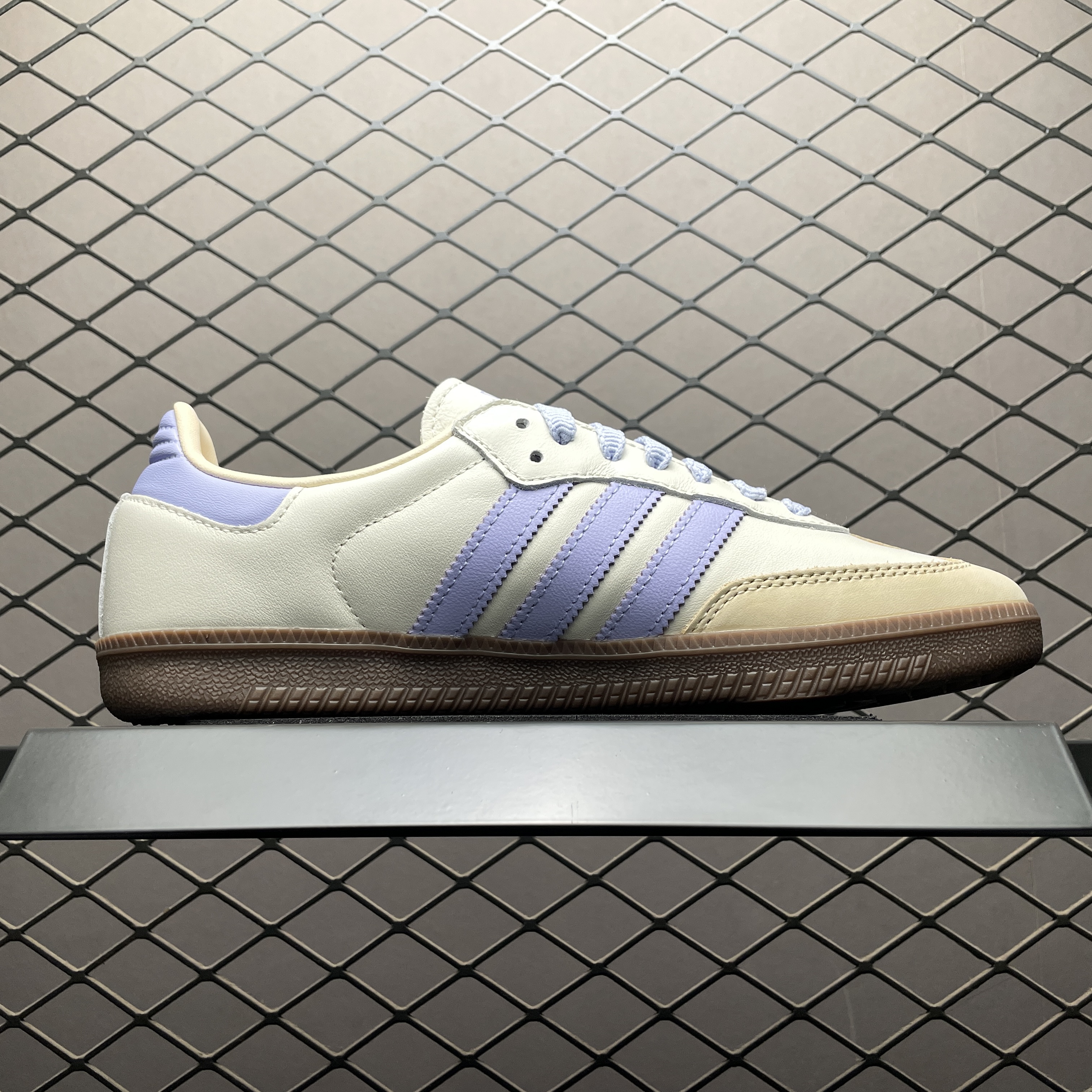 adidas Originals Women's Samba OG "Cream White/Violet Tone/Sand Strata"（JI2678）