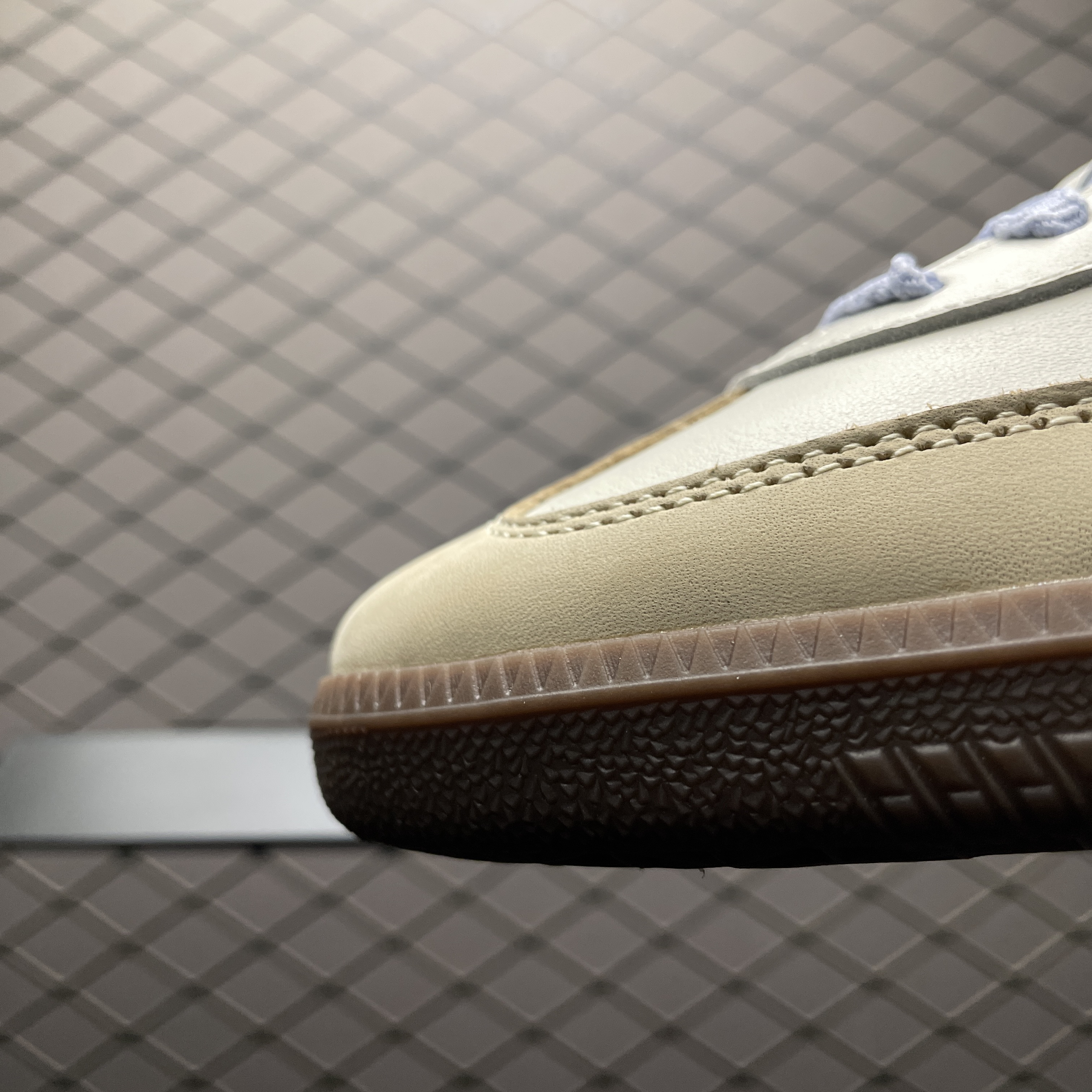 adidas Originals Women's Samba OG "Cream White/Violet Tone/Sand Strata"（JI2678）