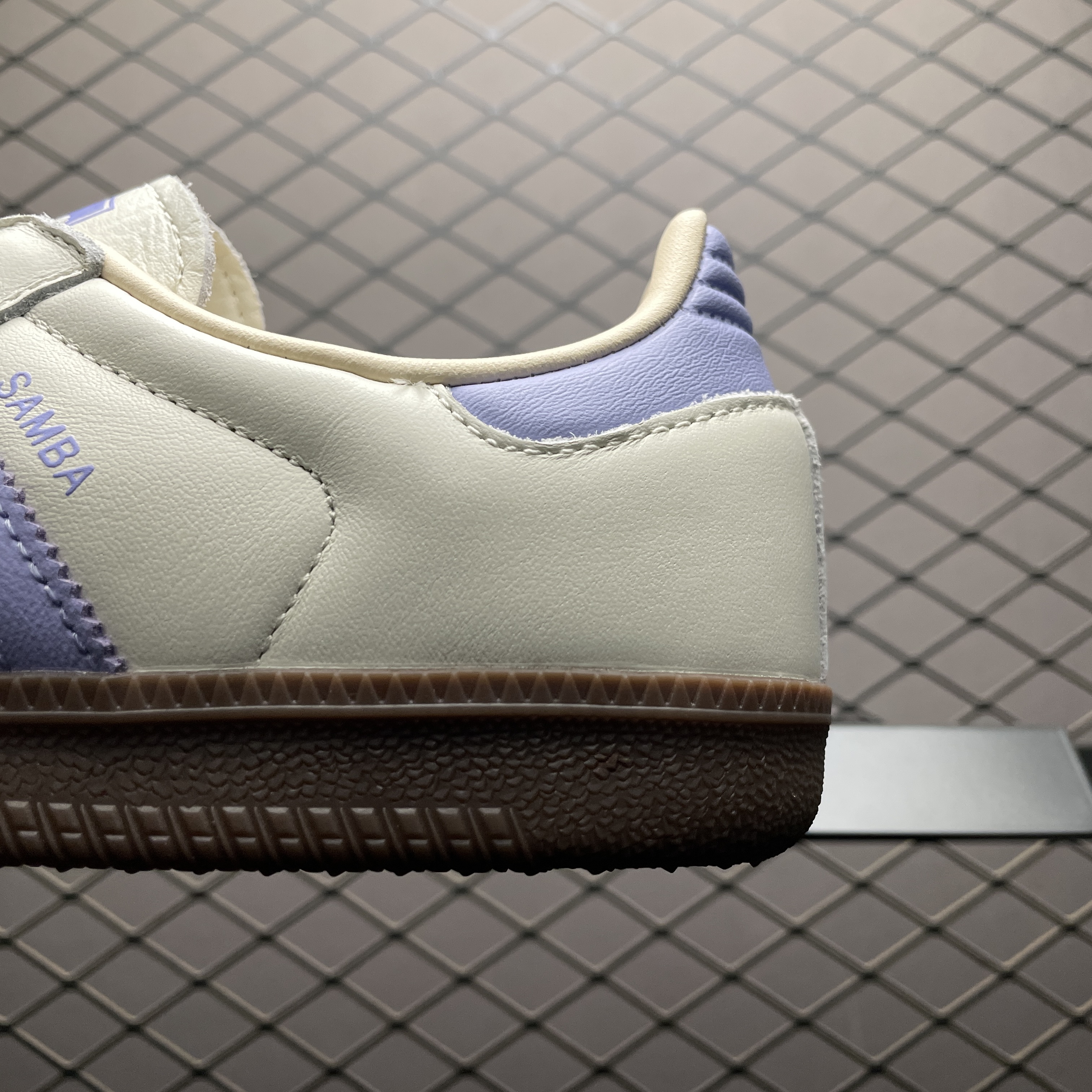adidas Originals Women's Samba OG "Cream White/Violet Tone/Sand Strata"（JI2678）