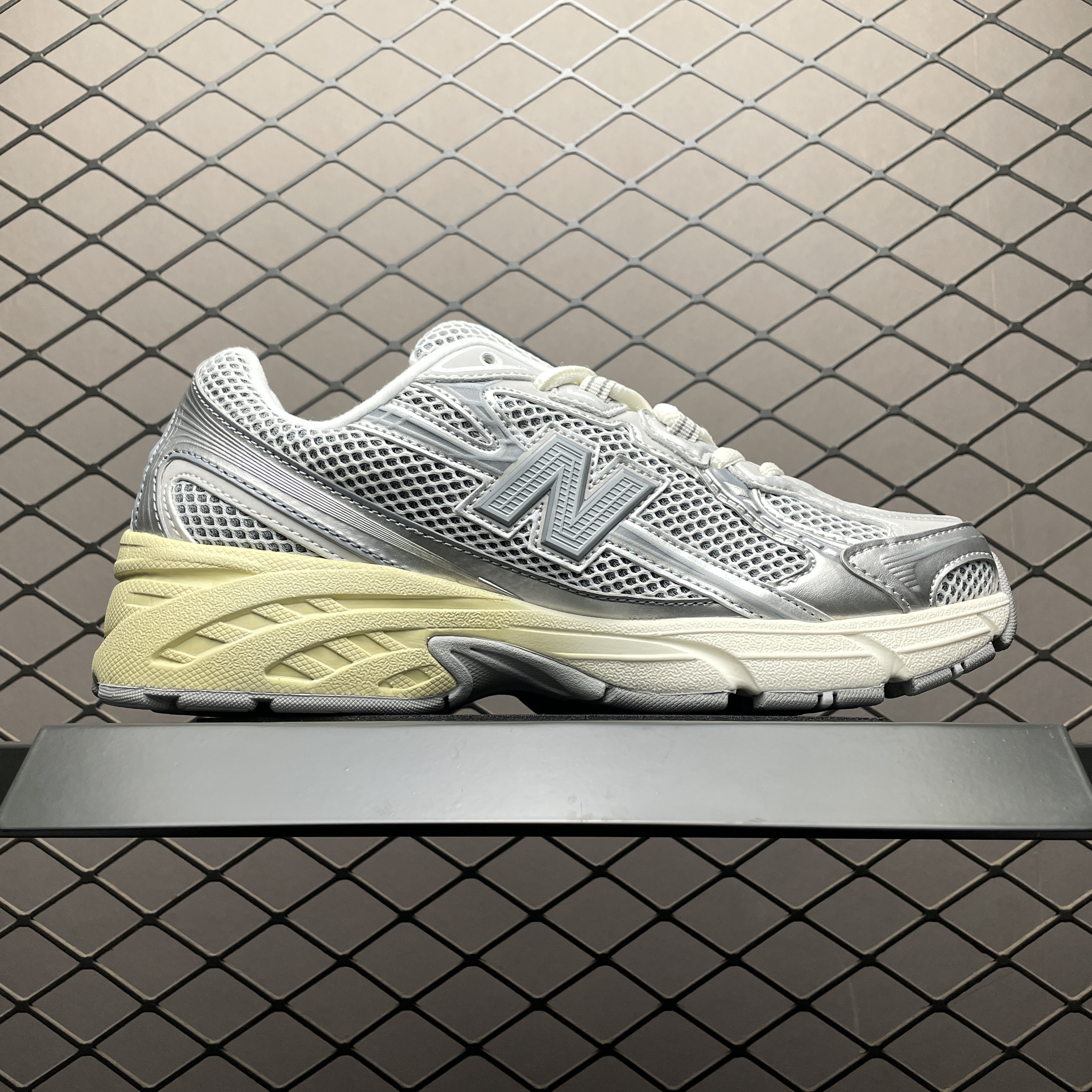 New Balance  sneakers (U740AR2)