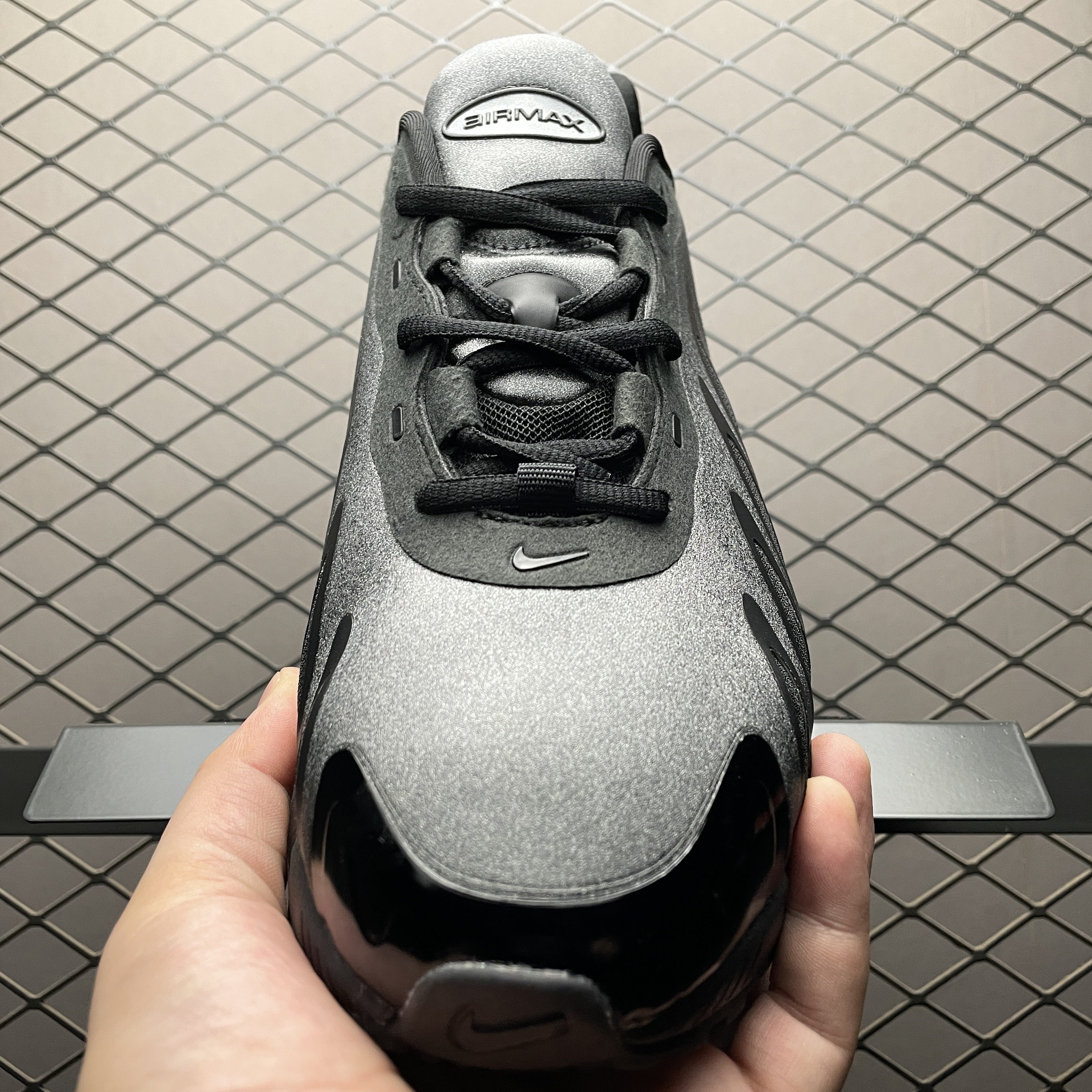 Nike  Air Max DN8 "Black/Metallic Dark Grey"（HF5509-002）