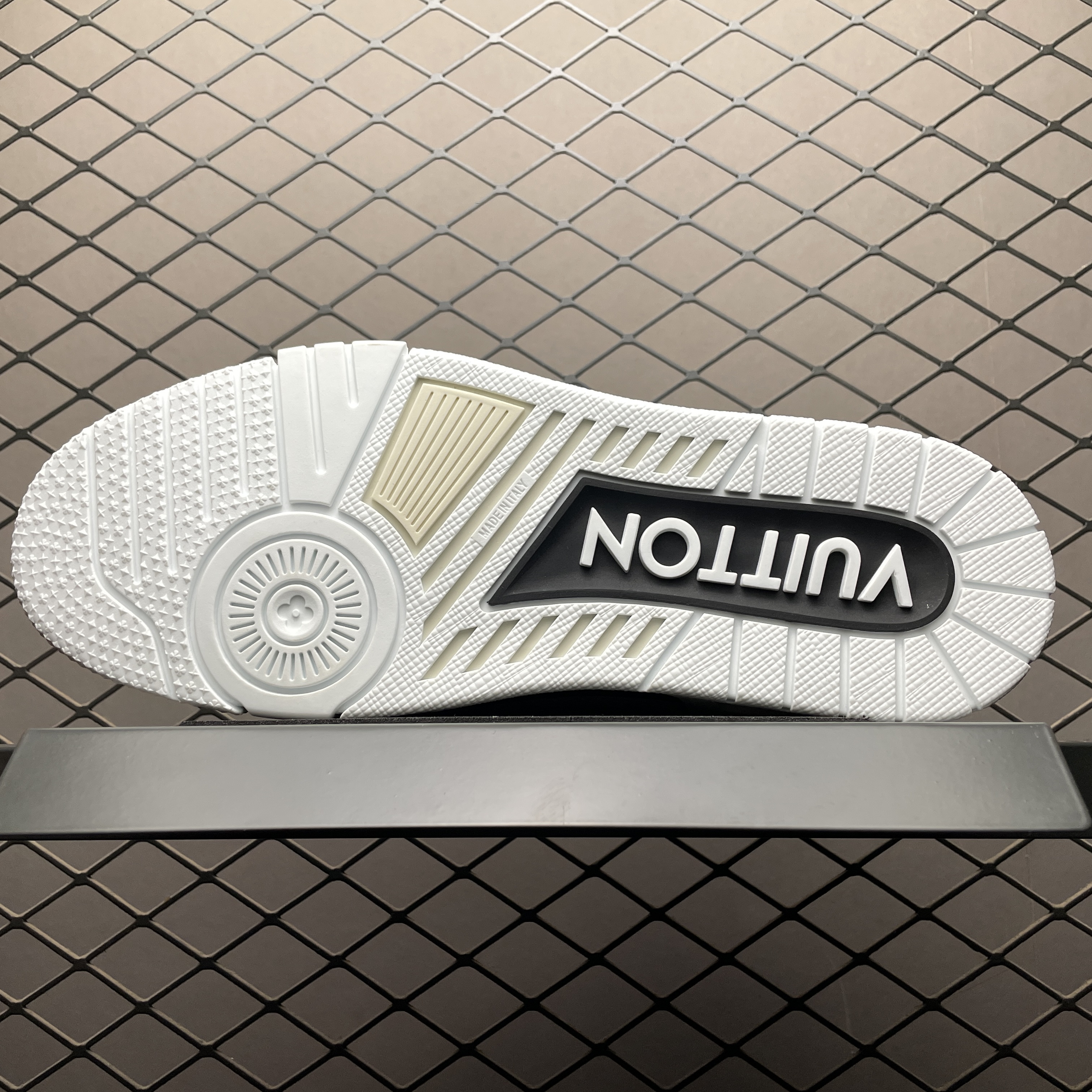 Louis Vuitton Trainer Line Sneakers (1ACW3E)