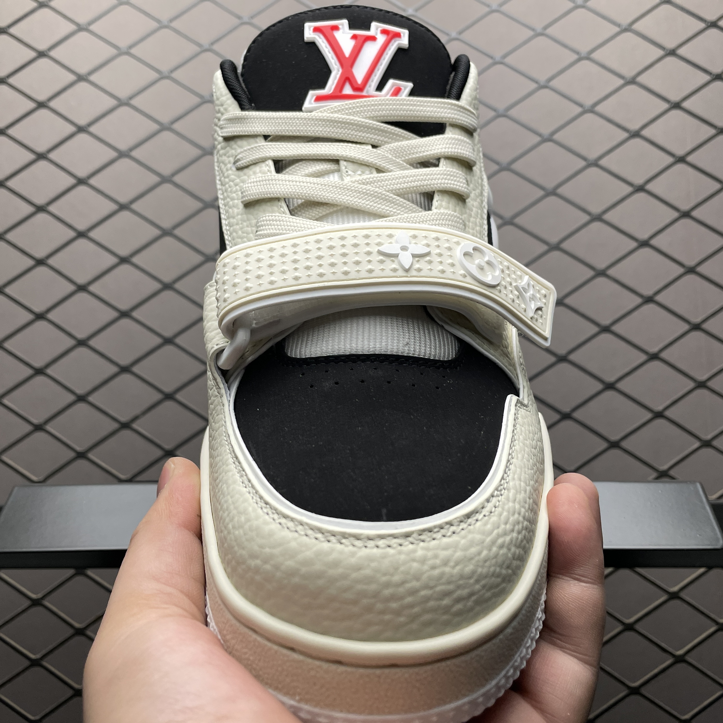 Louis Vuitton Trainer Line Sneakers (1ACW3E)