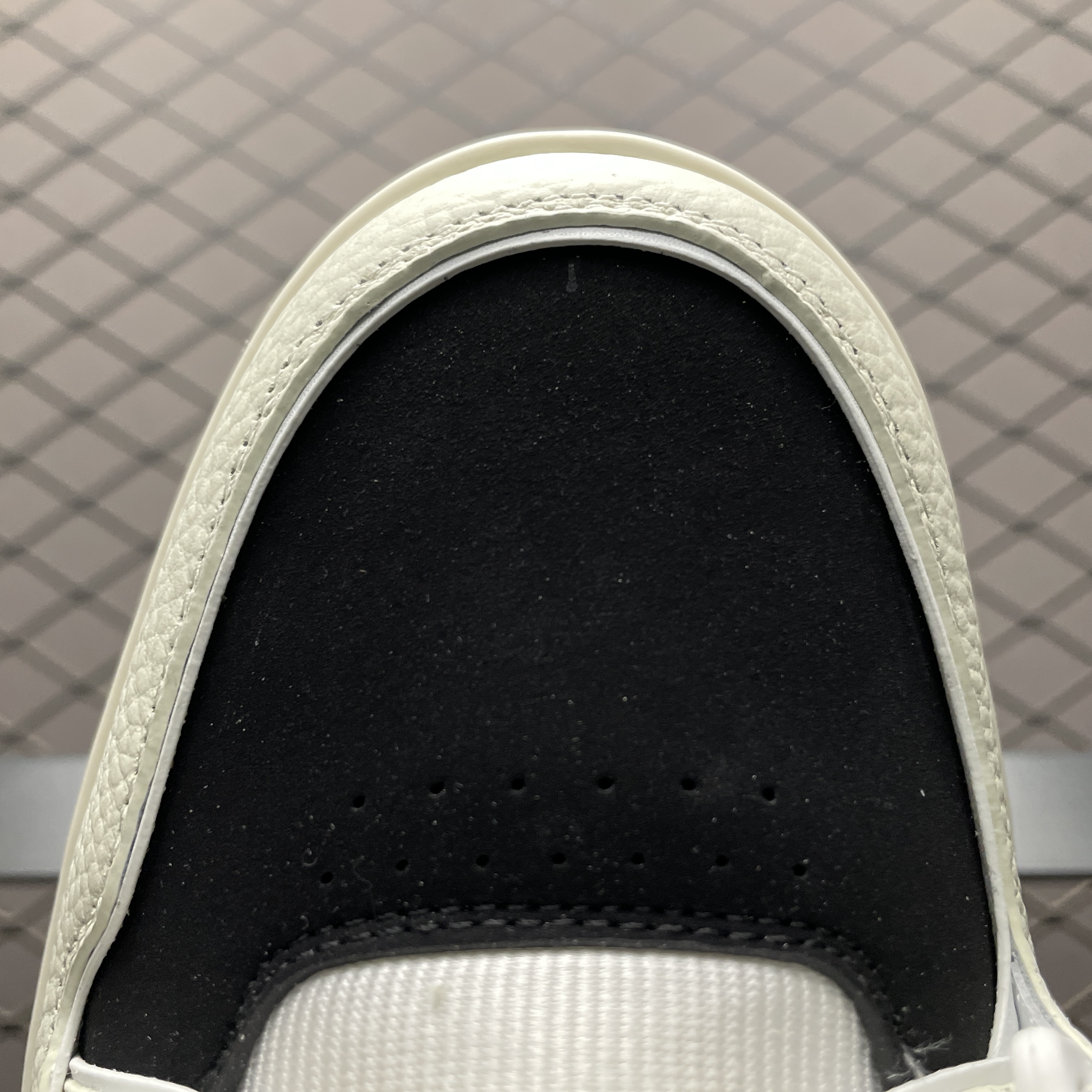 Louis Vuitton Trainer Line Sneakers (1ACW3E)