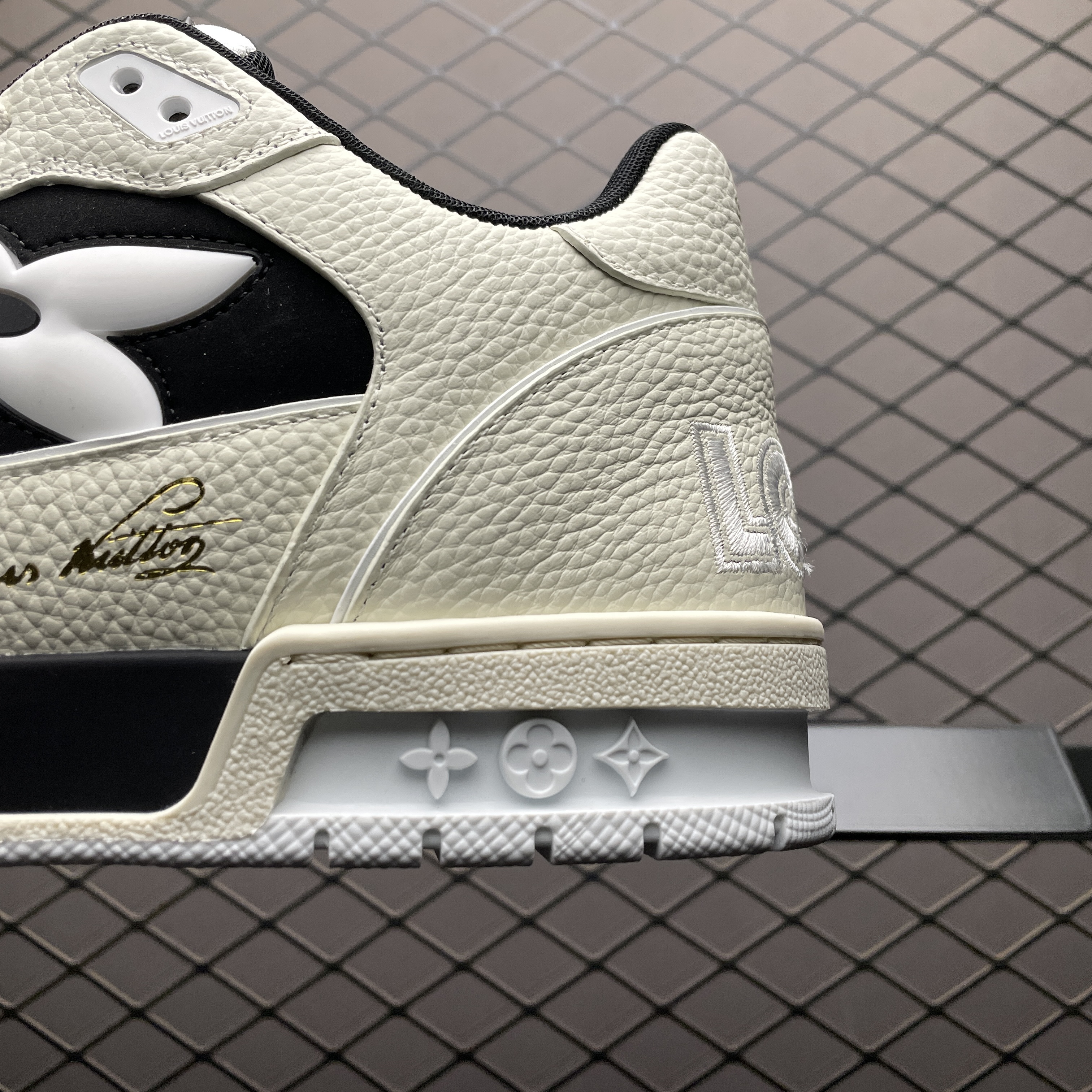 Louis Vuitton Trainer Line Sneakers (1ACW3E)