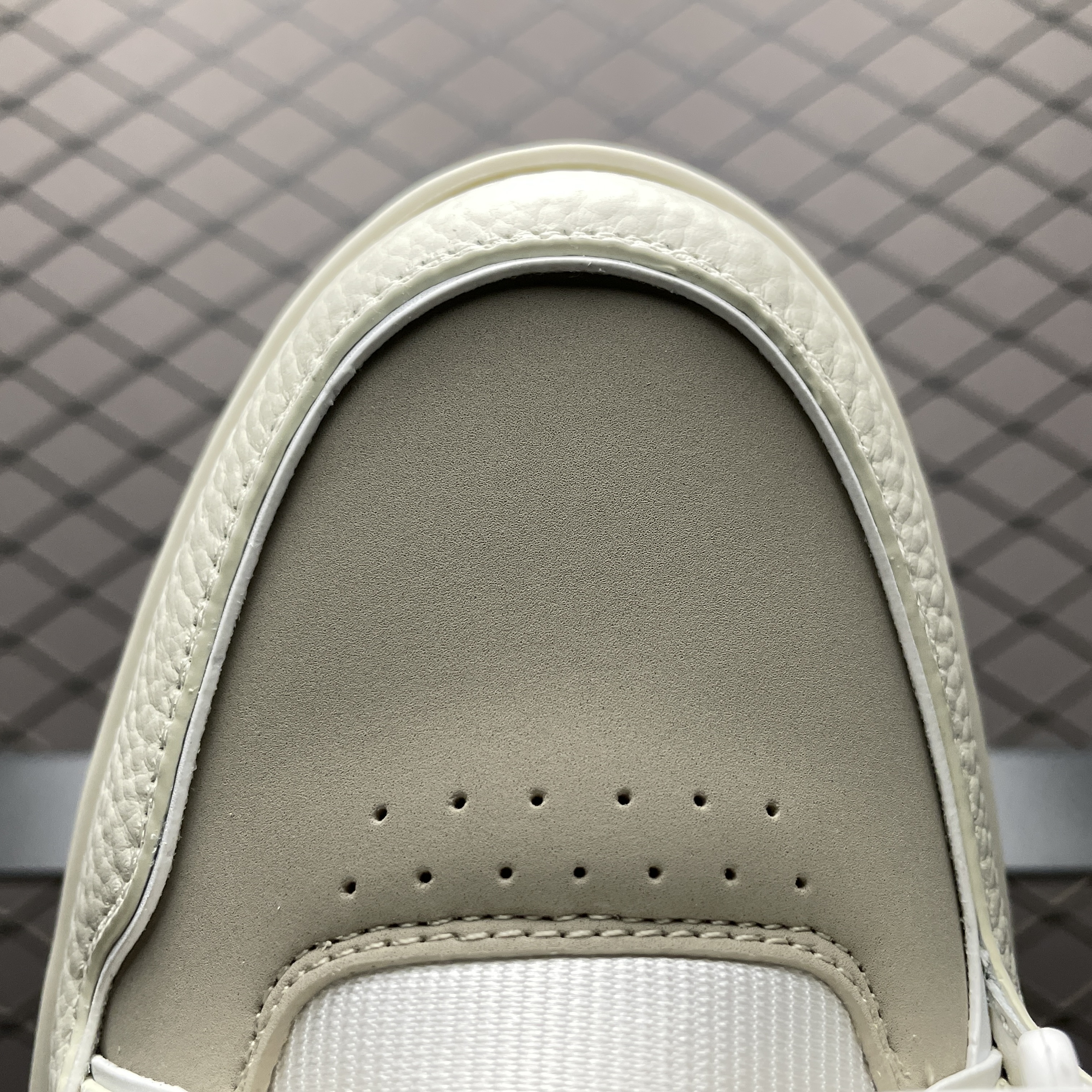 Louis Vuitton Trainer Line Sneakers (1ACW4C )