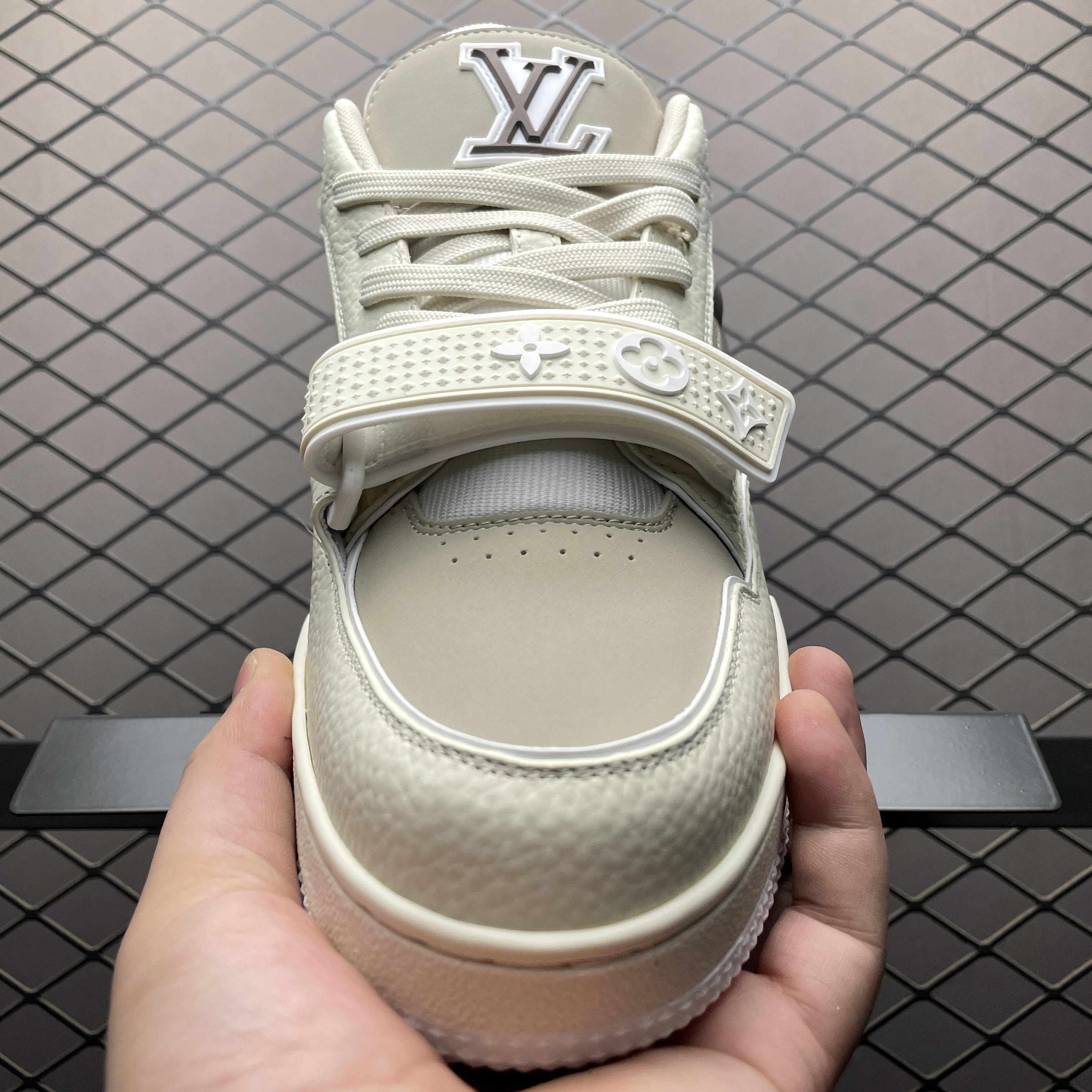 Louis Vuitton Trainer Line Sneakers (1ACW4C )