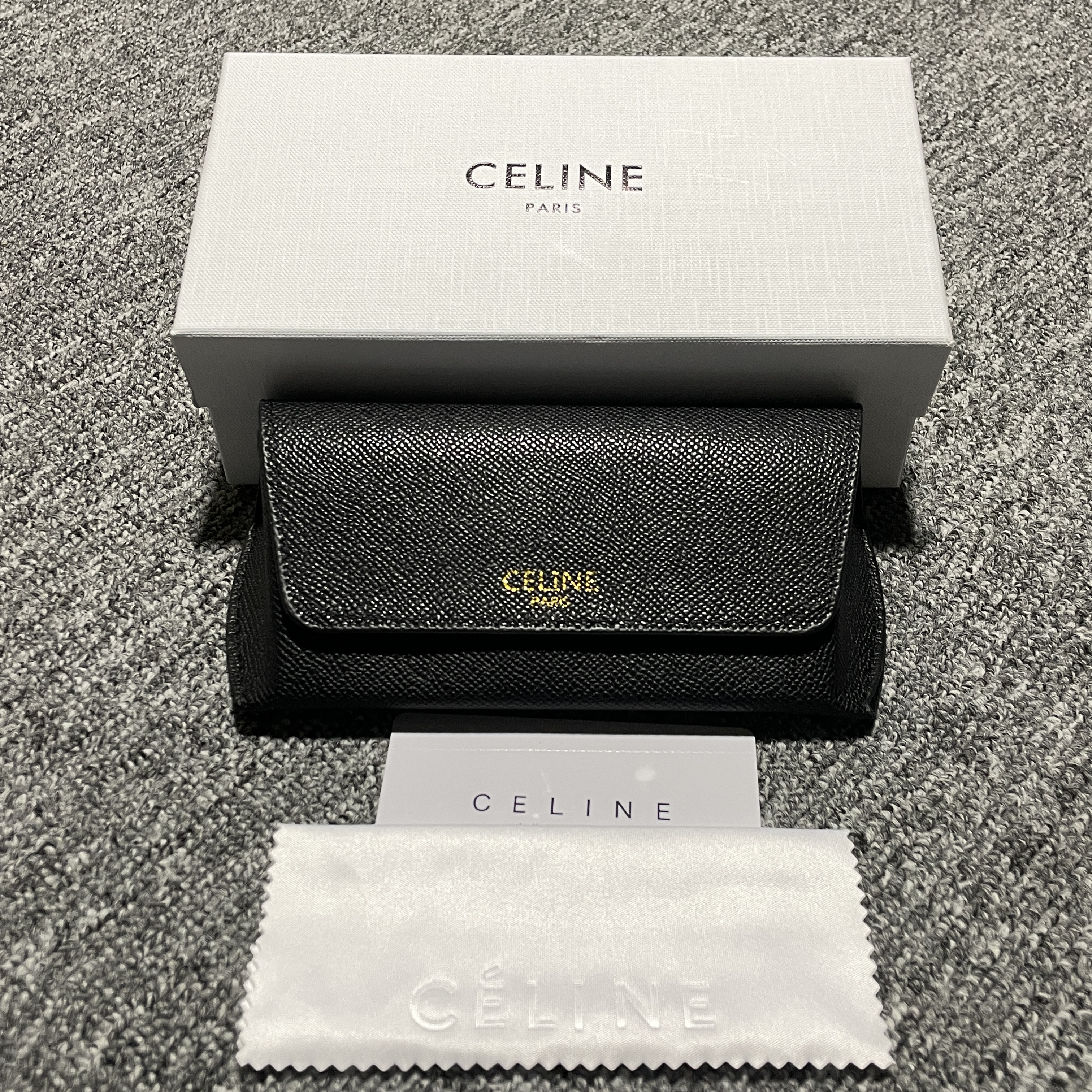 CELINE Triomphe 01 Sunglasses in Acetate "Black"  (4S194CPLB-38NO）