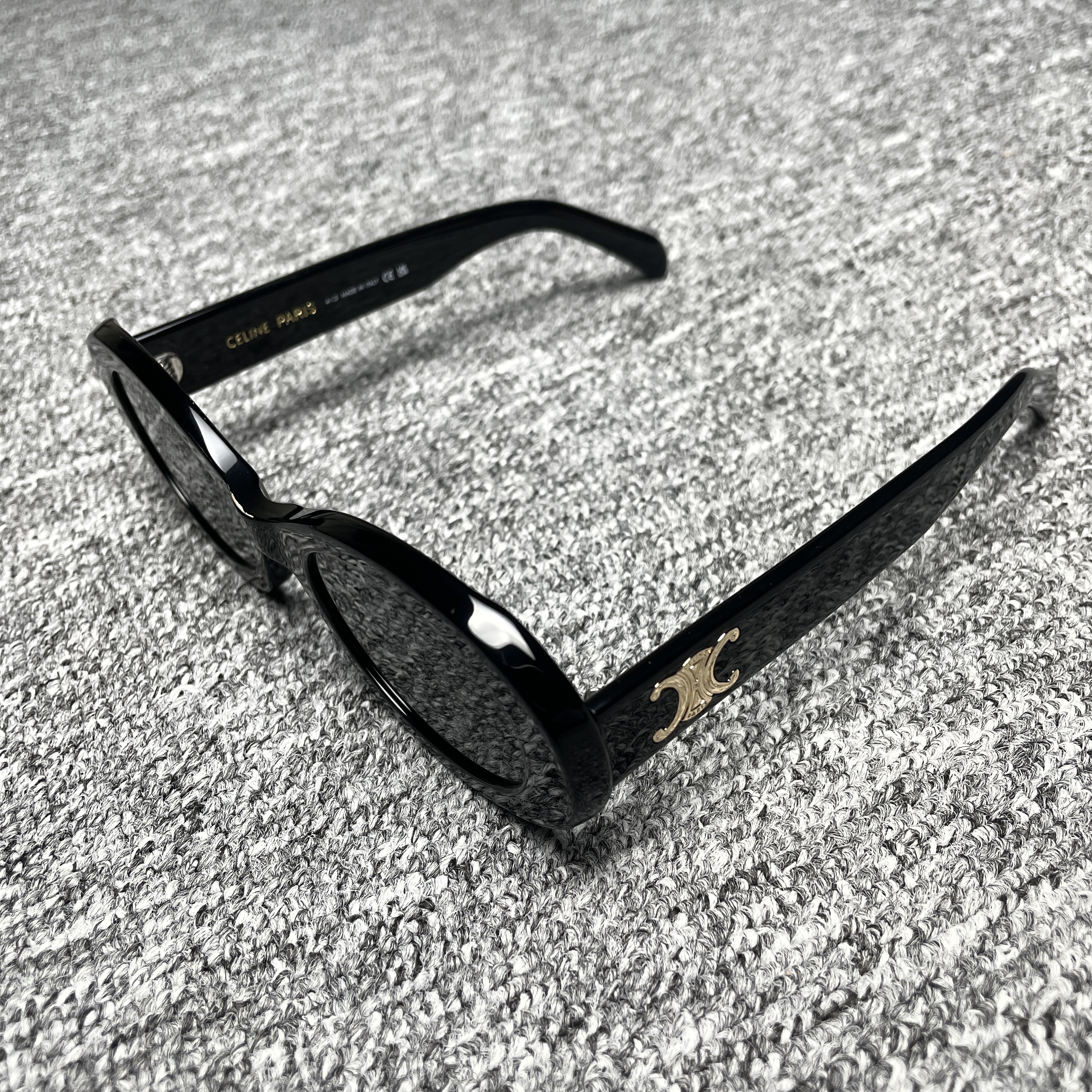 CELINE Triomphe 01 Sunglasses in Acetate "Black"  (4S194CPLB-38NO）