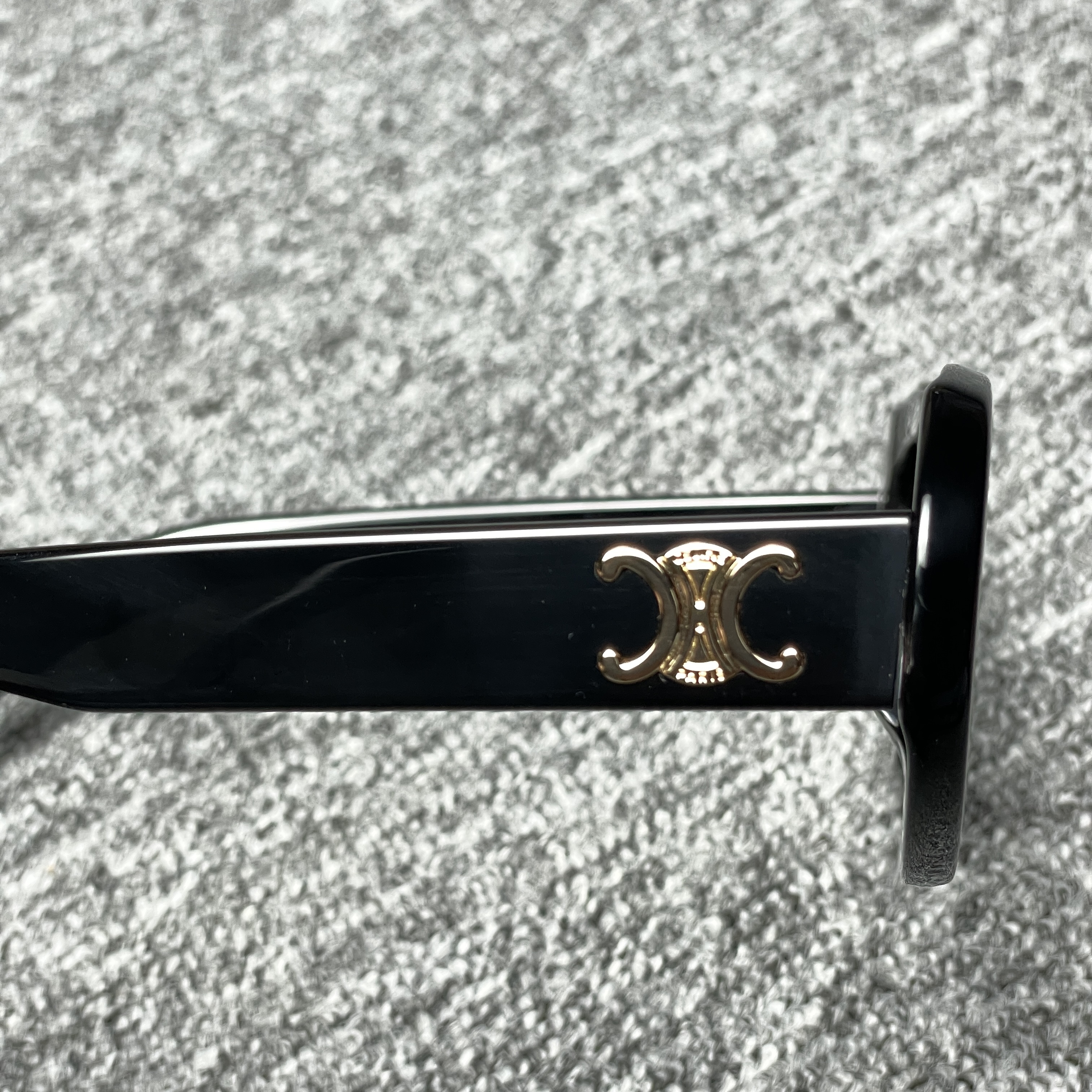 CELINE Triomphe 01 Sunglasses in Acetate "Black"  (4S194CPLB-38NO）