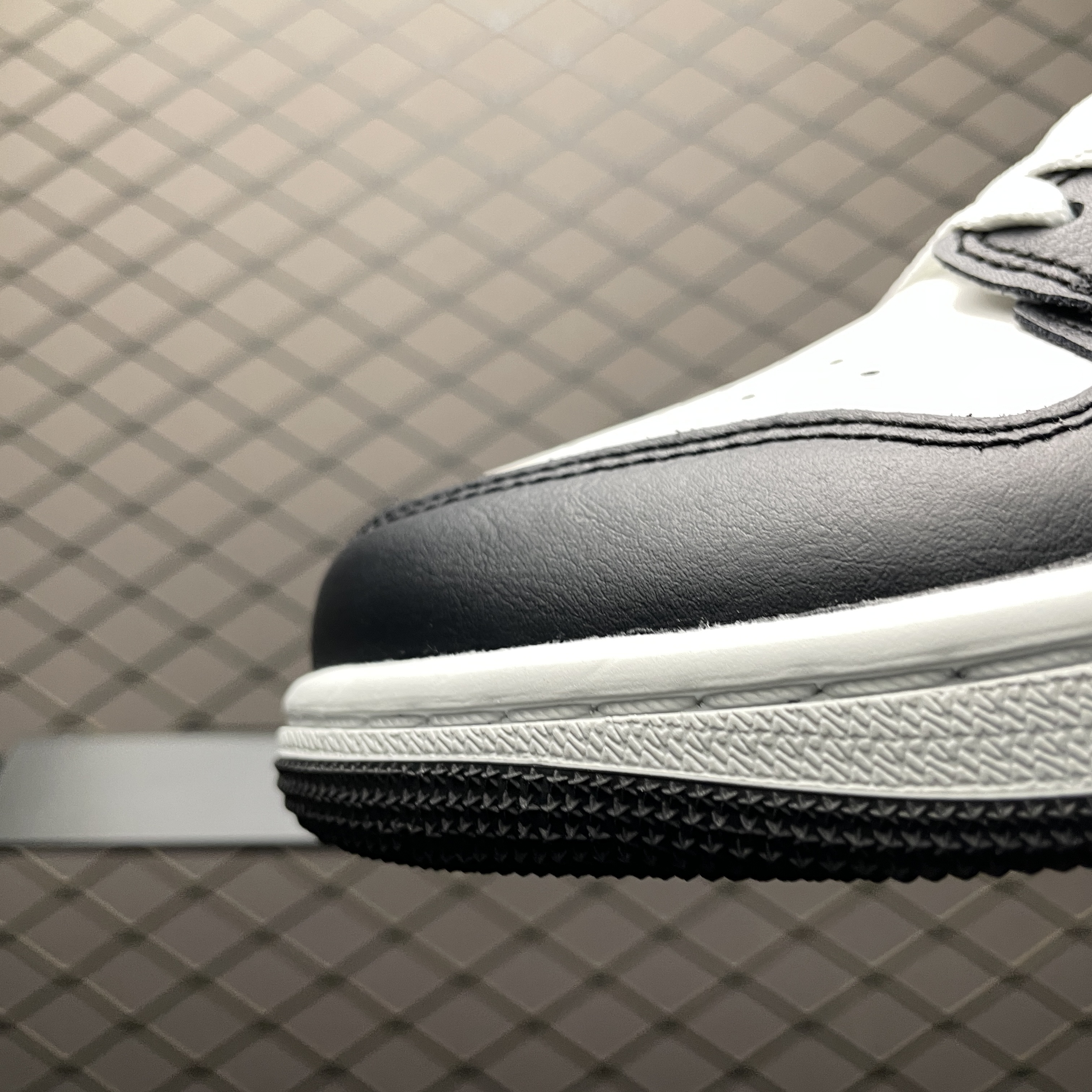 Nike Air Jordan 1 Low "Summit White/Off Noir"（553558-153）