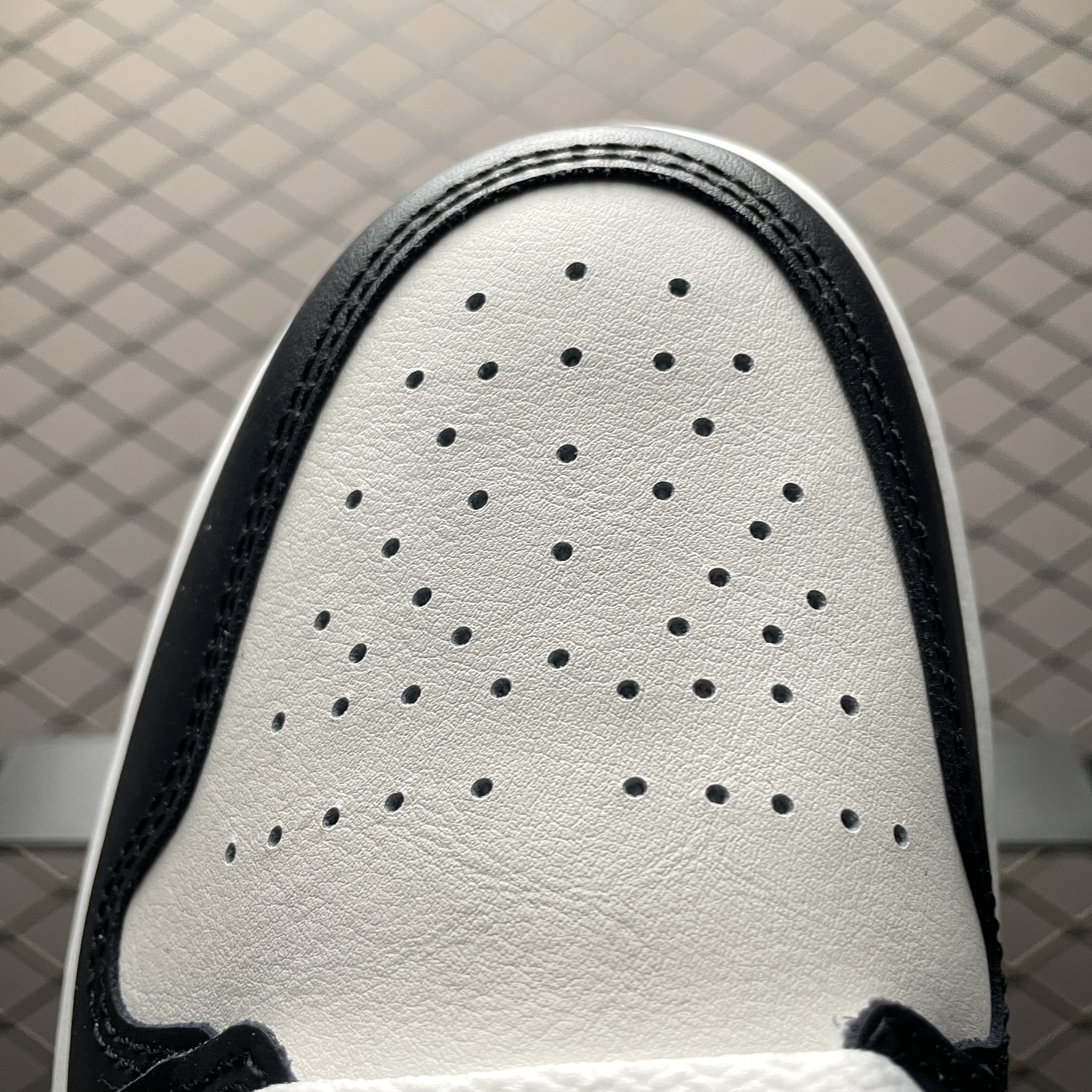 Nike Air Jordan 1 Low "Summit White/Off Noir"（553558-153）