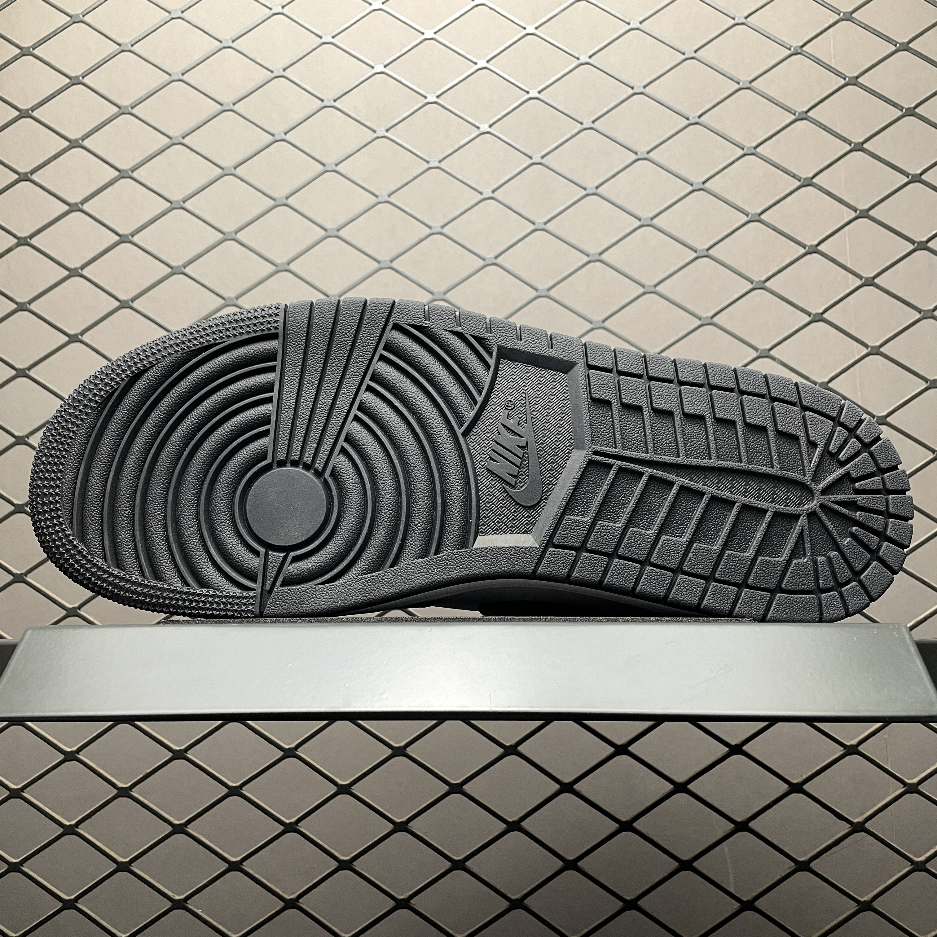 Nike Air Jordan 1 Low "Summit White/Off Noir"（553558-153）