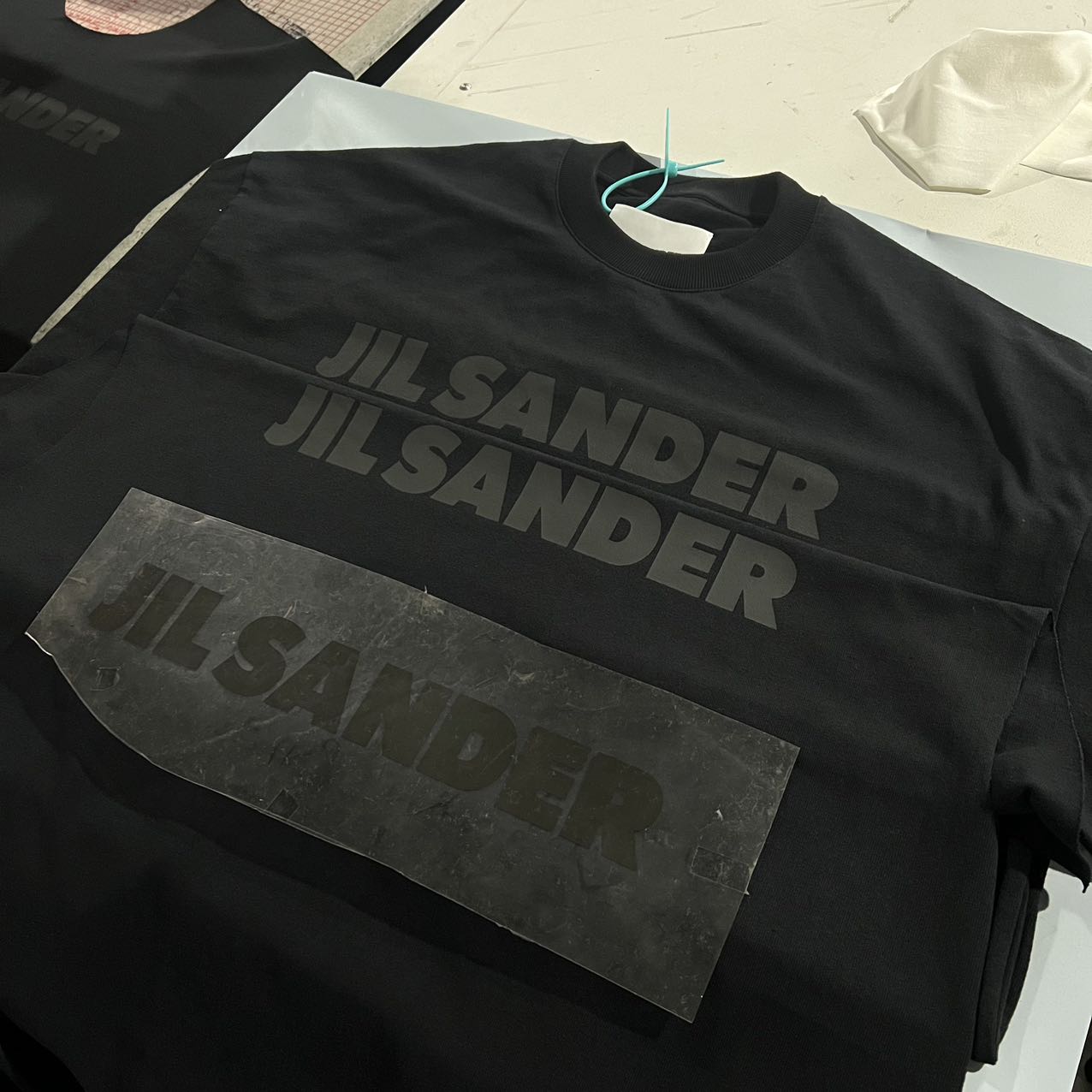 JIL SANDER T-SHIRT（J21GC0168J20243）