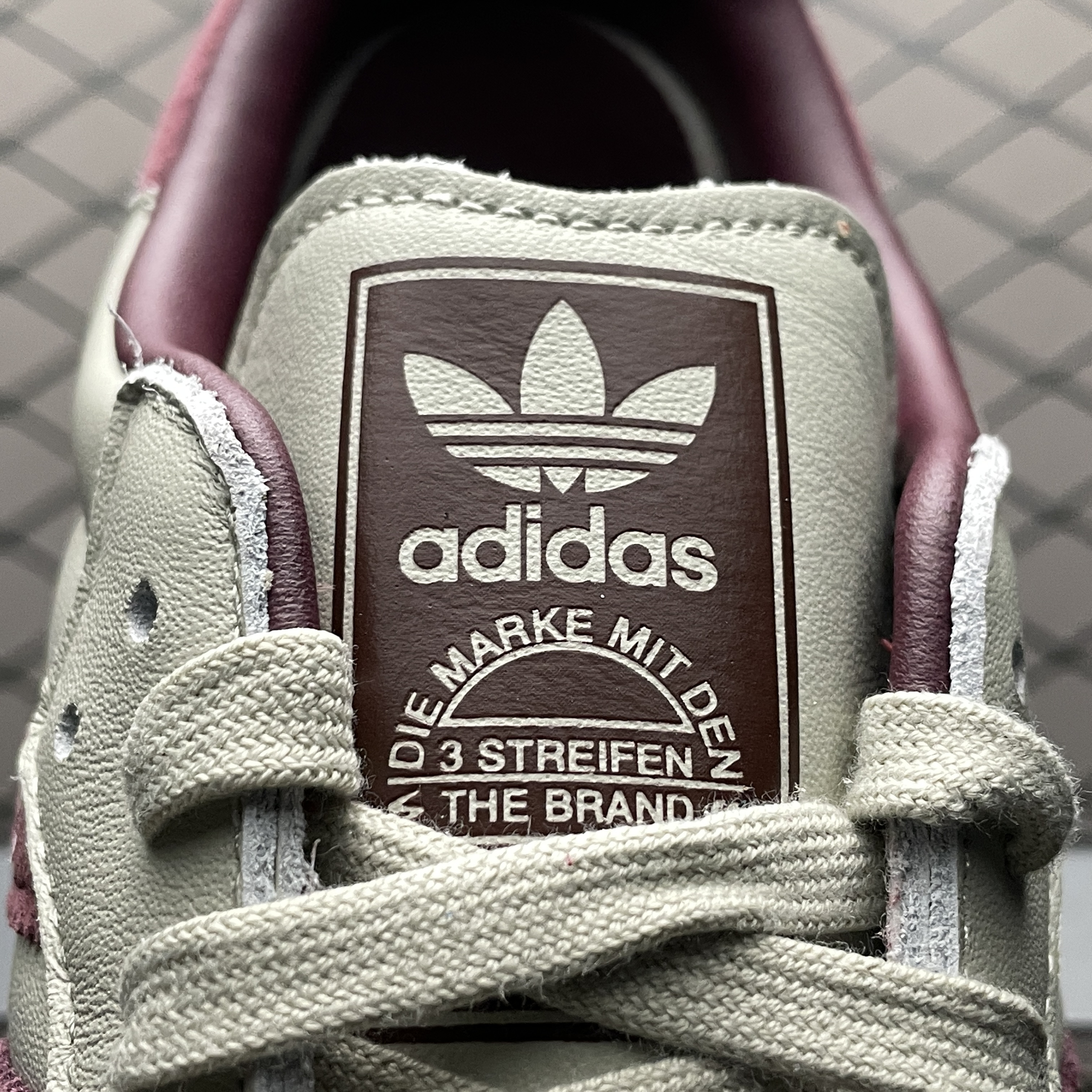 adidas Samba OG Putty Grey Maroon（ID1482）
