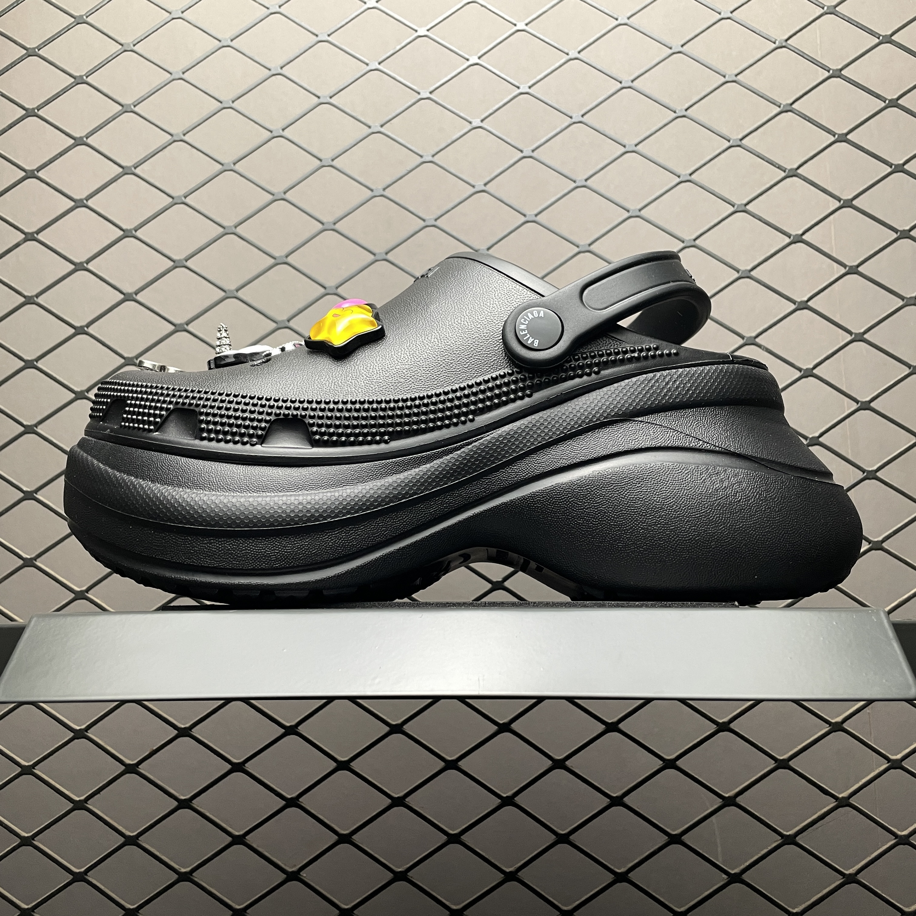 BALENCIAGA x Crocs Jibbitz Mule Clogs（720762W0FOW1000）