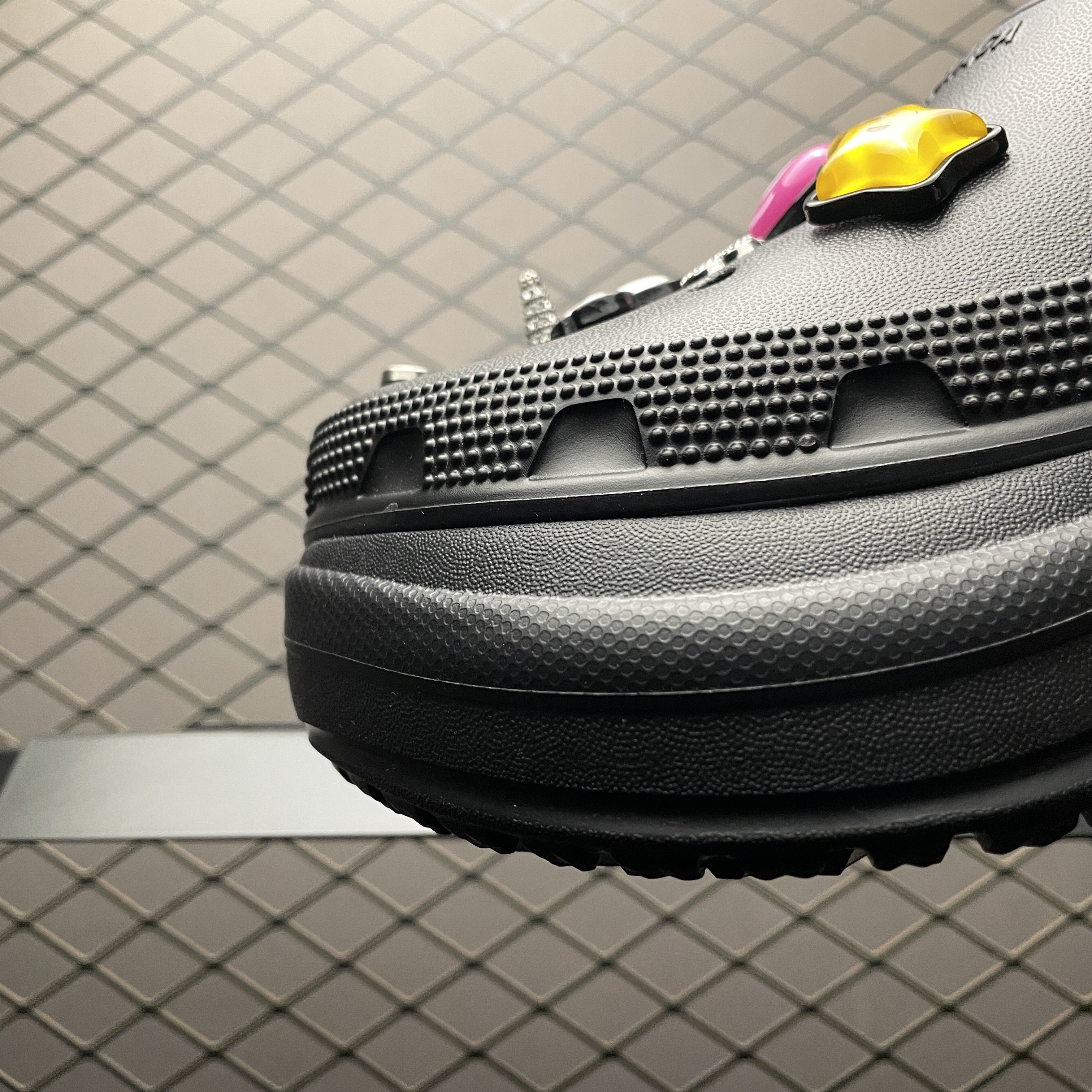 BALENCIAGA x Crocs Jibbitz Mule Clogs（720762W0FOW1000）