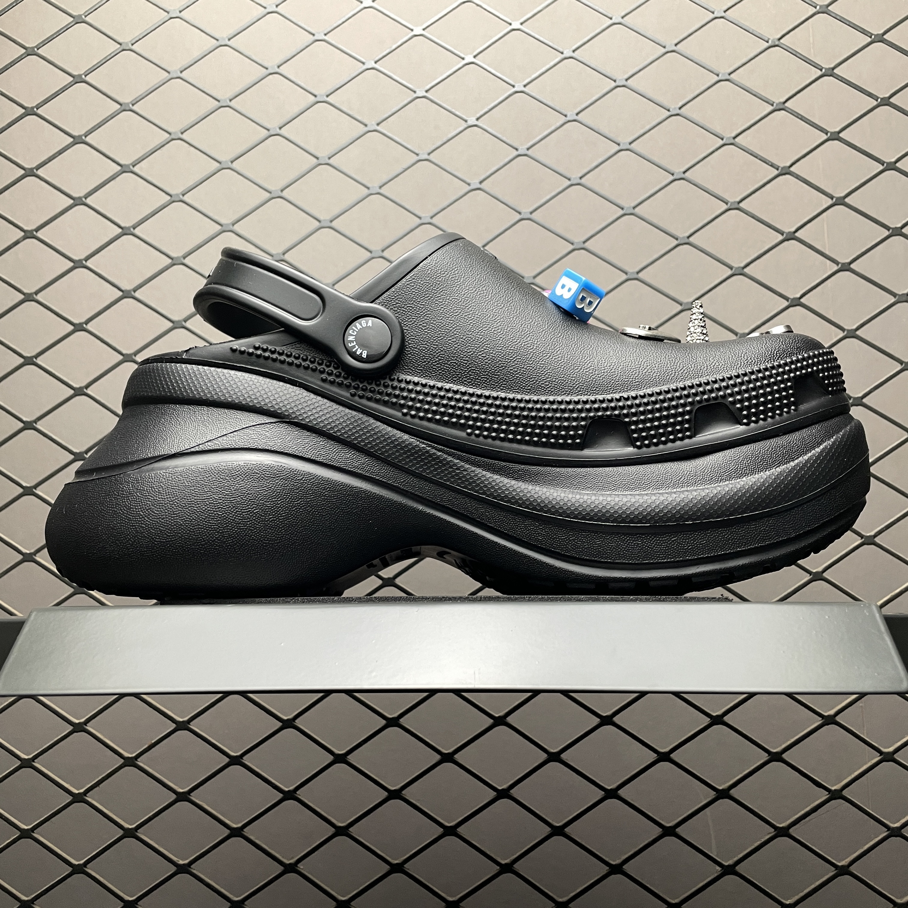 BALENCIAGA x Crocs Jibbitz Mule Clogs（720762W0FOW1000）