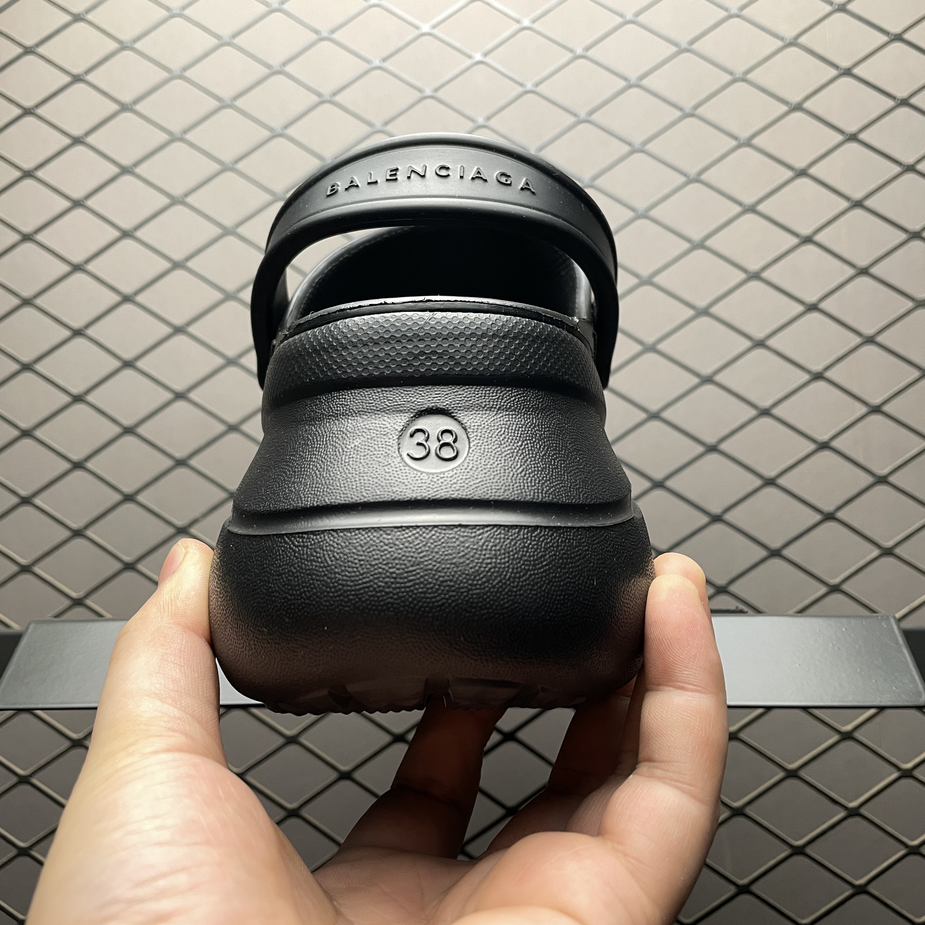 BALENCIAGA x Crocs Jibbitz Mule Clogs（720762W0FOW1000）