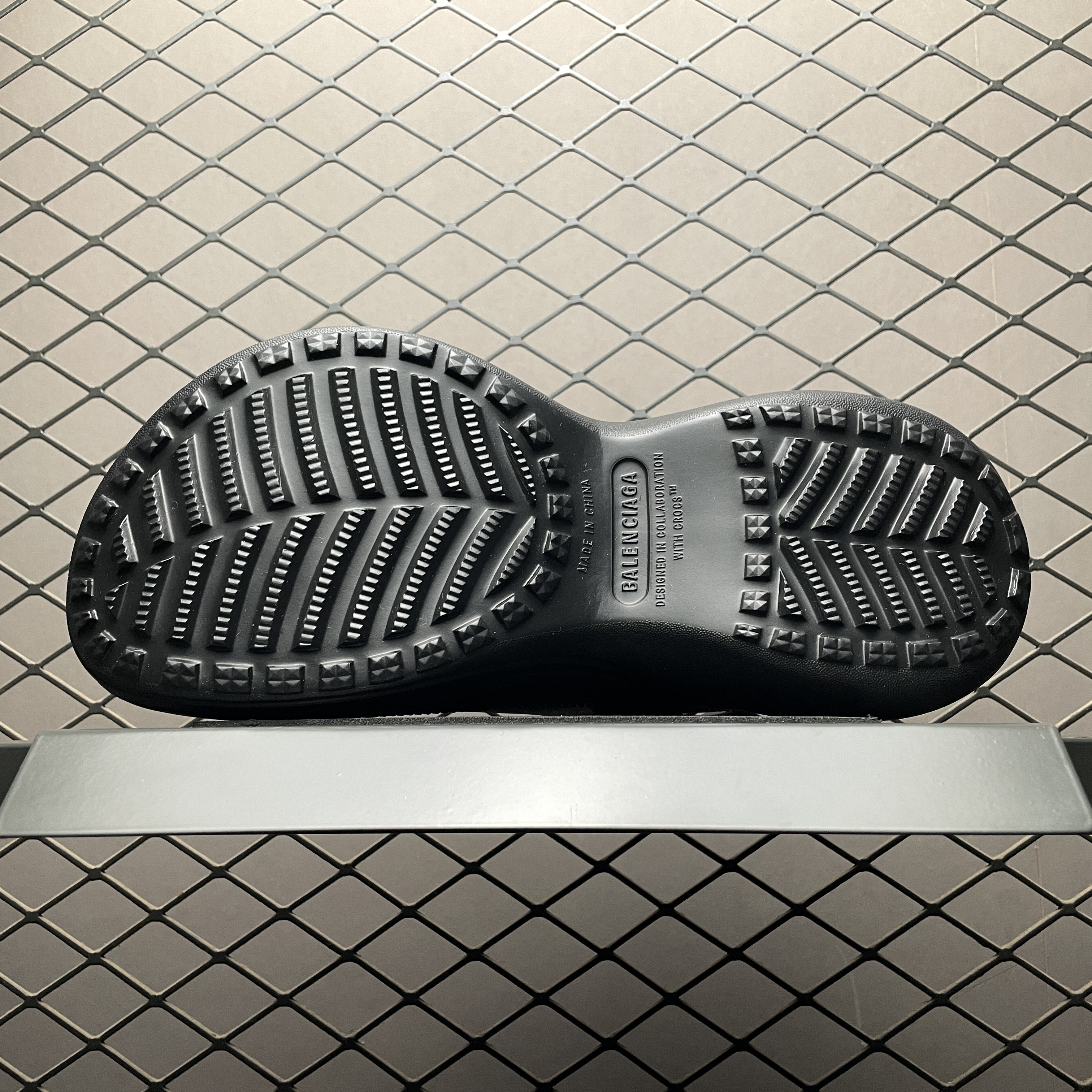 BALENCIAGA x Crocs Jibbitz Mule Clogs（720762W0FOW1000）