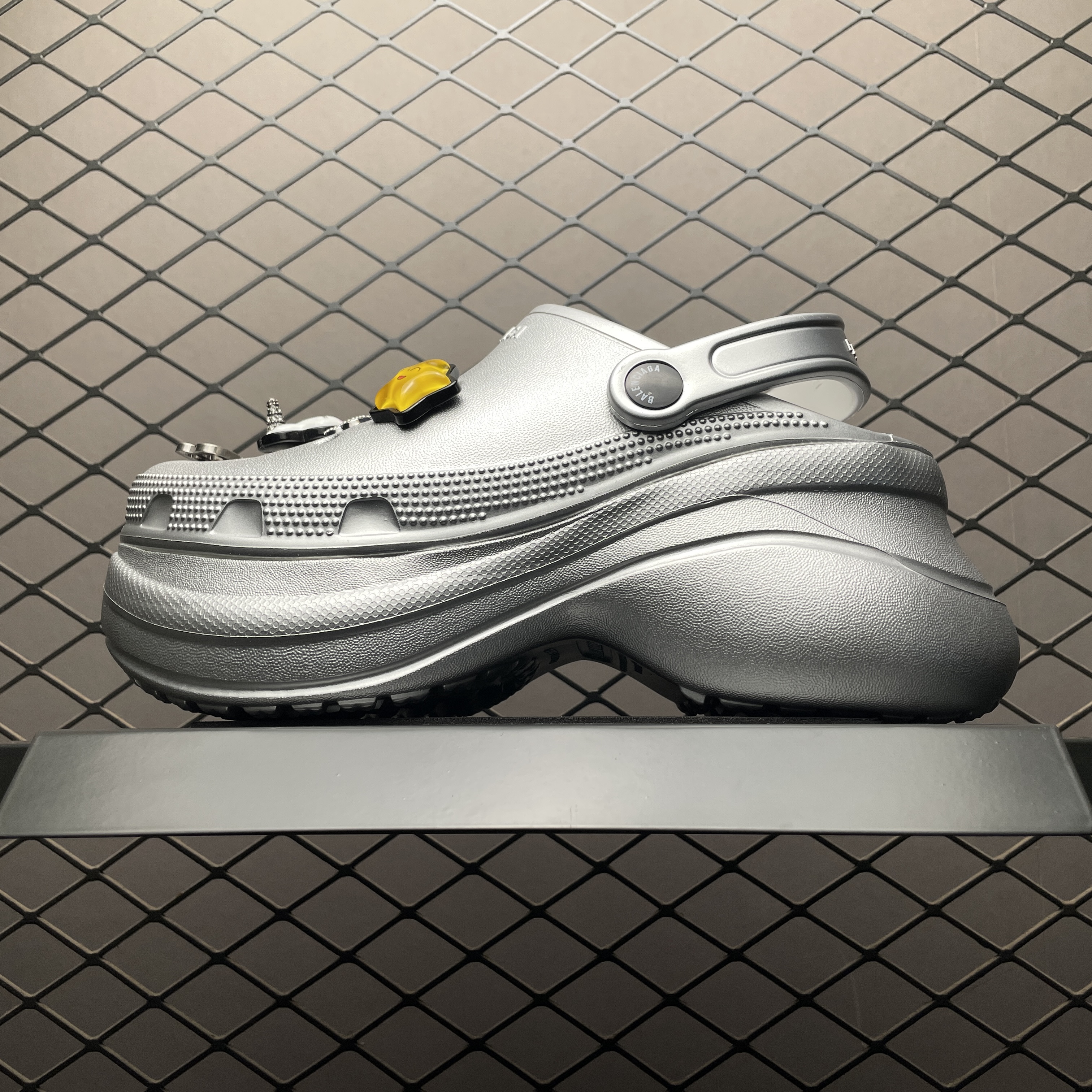 BALENCIAGA x Crocs Jibbitz Mule Clogs（720762W0FOW1000）