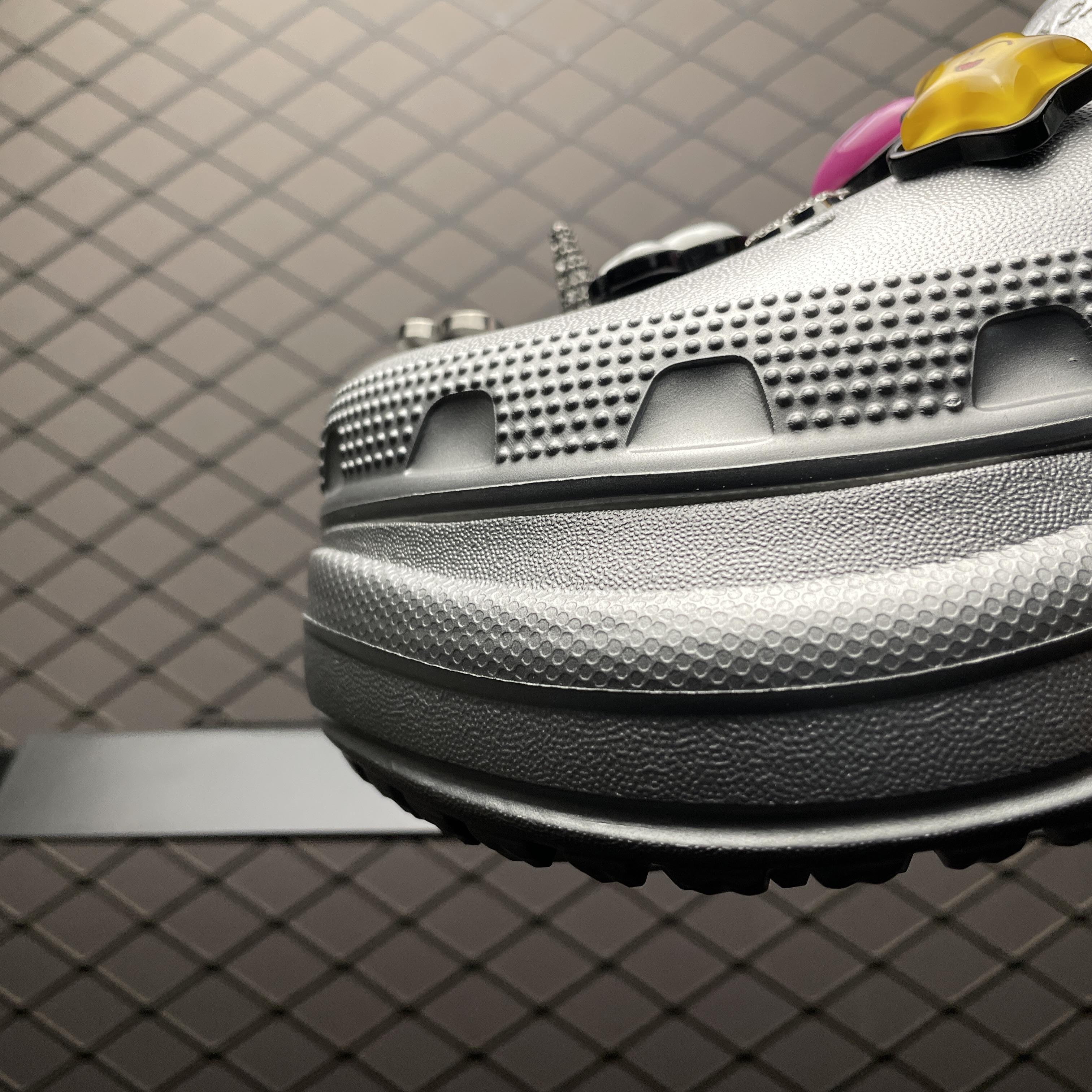 BALENCIAGA x Crocs Jibbitz Mule Clogs（720762W0FOW1000）