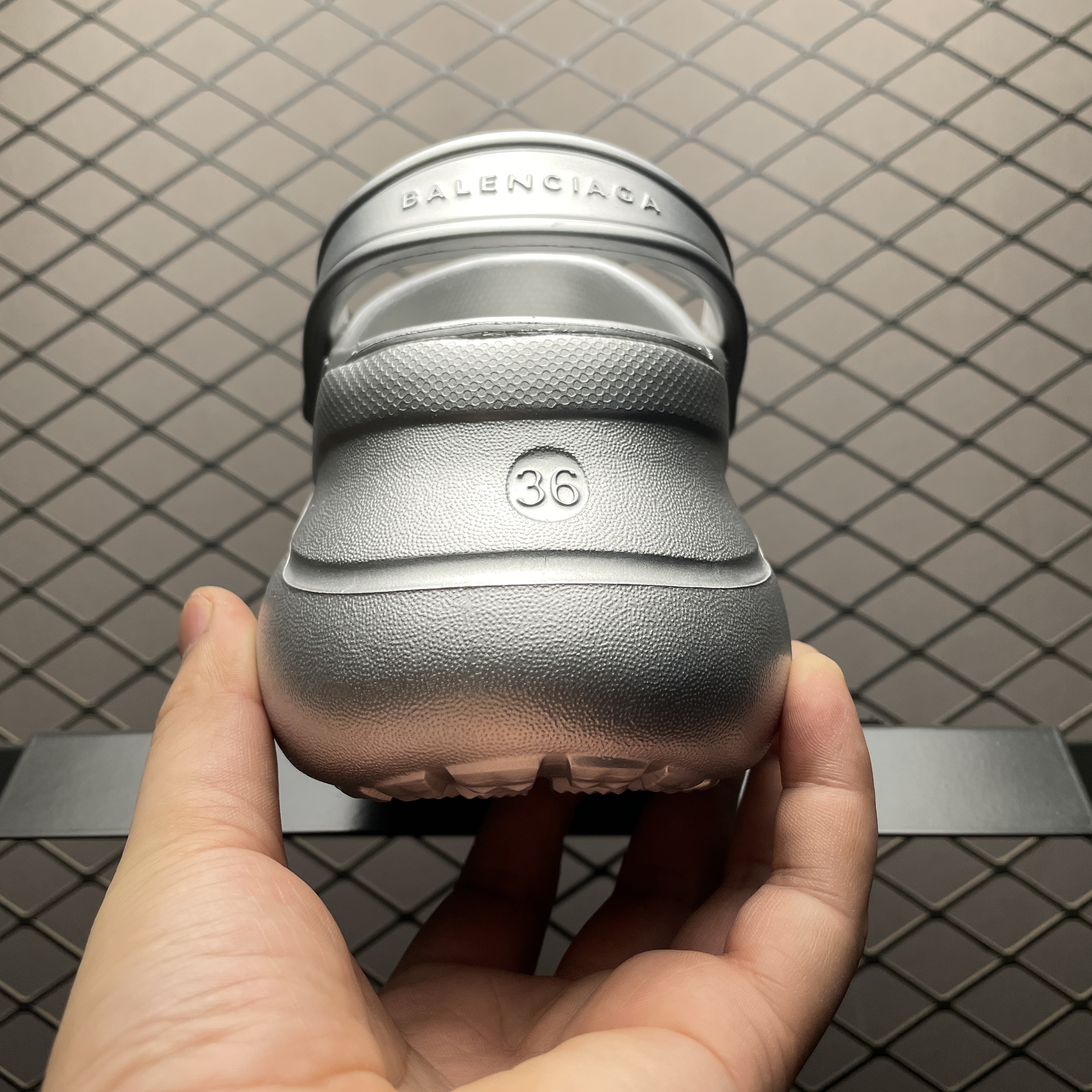 BALENCIAGA x Crocs Jibbitz Mule Clogs（720762W0FOW1000）