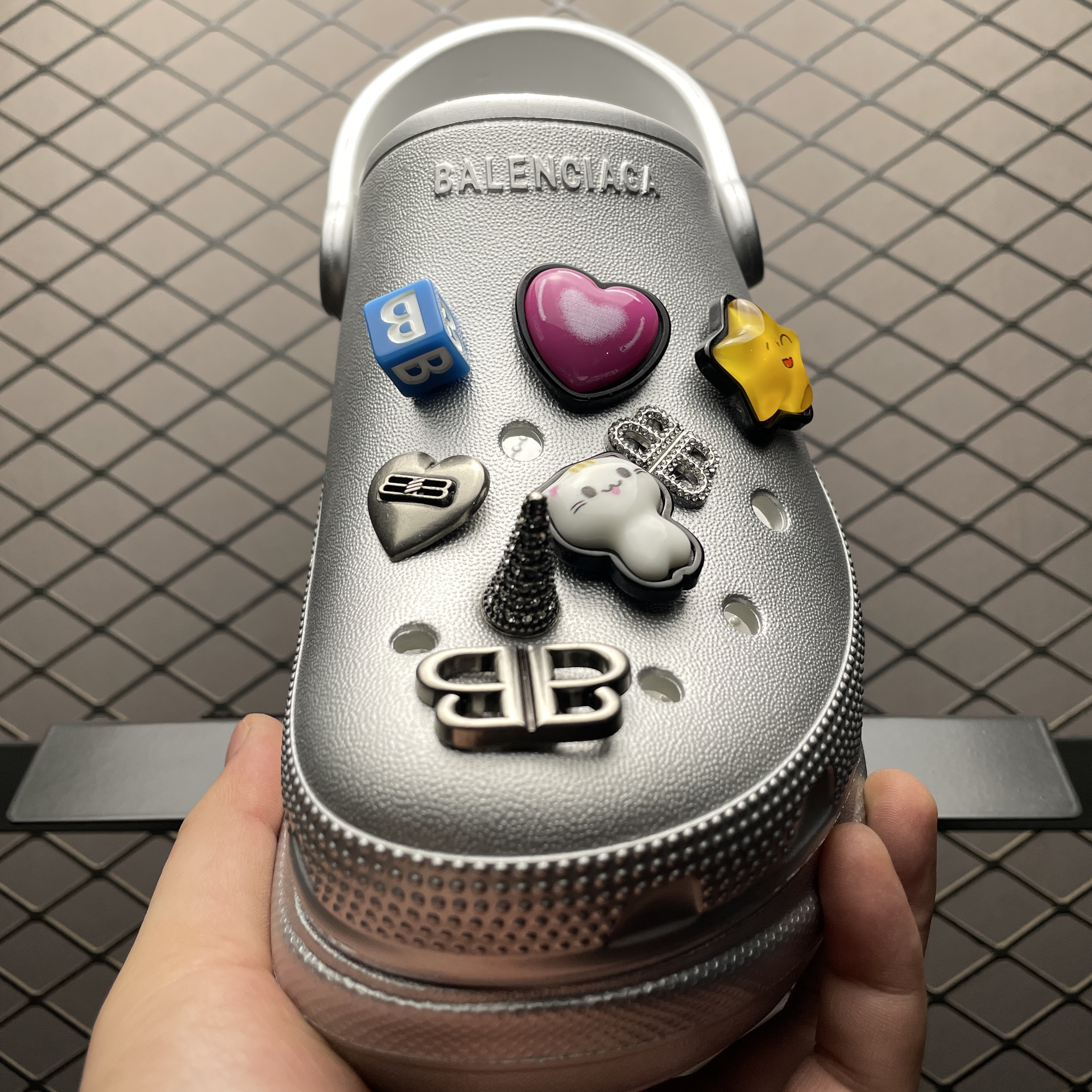 BALENCIAGA x Crocs Jibbitz Mule Clogs（720762W0FOW1000）