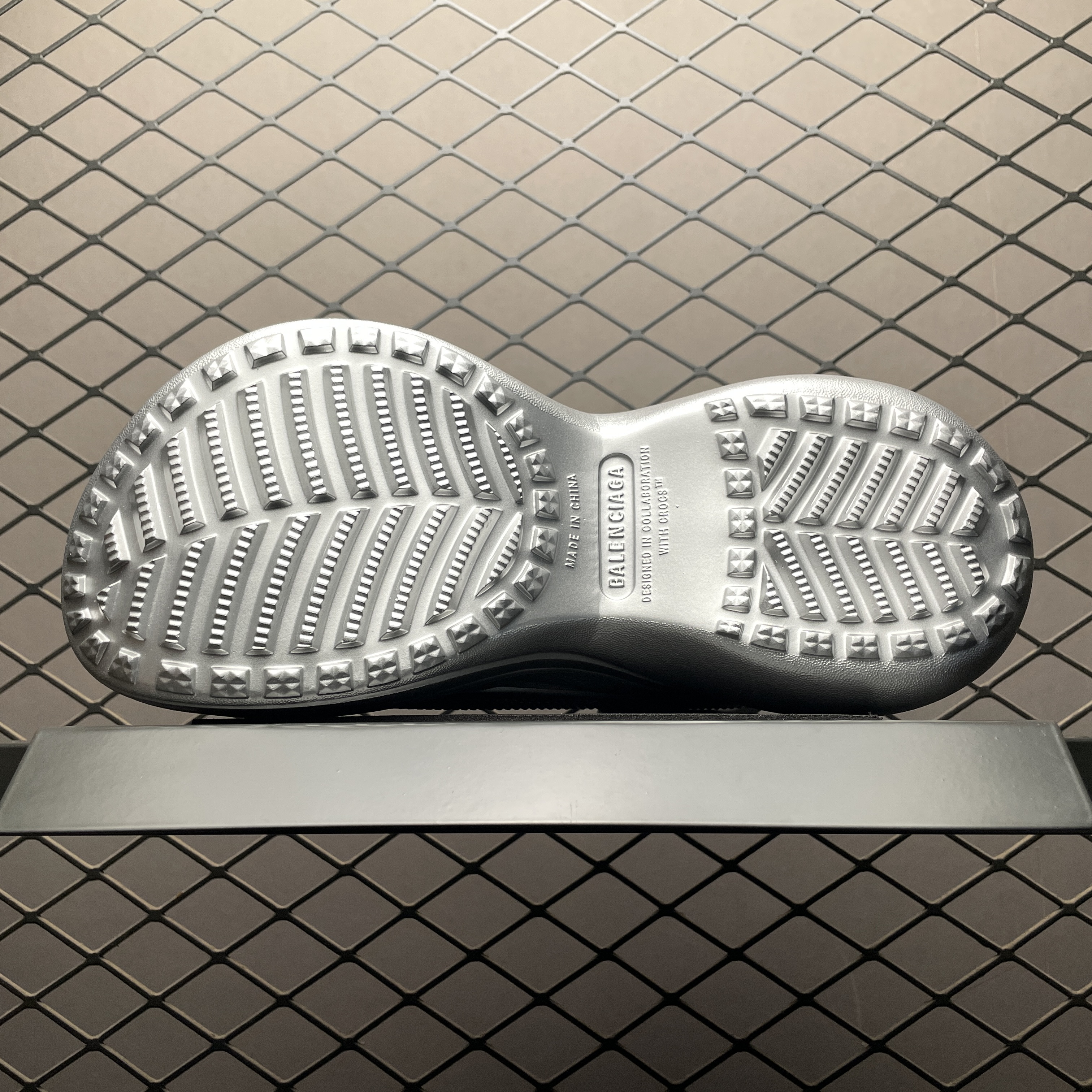 BALENCIAGA x Crocs Jibbitz Mule Clogs（720762W0FOW1000）