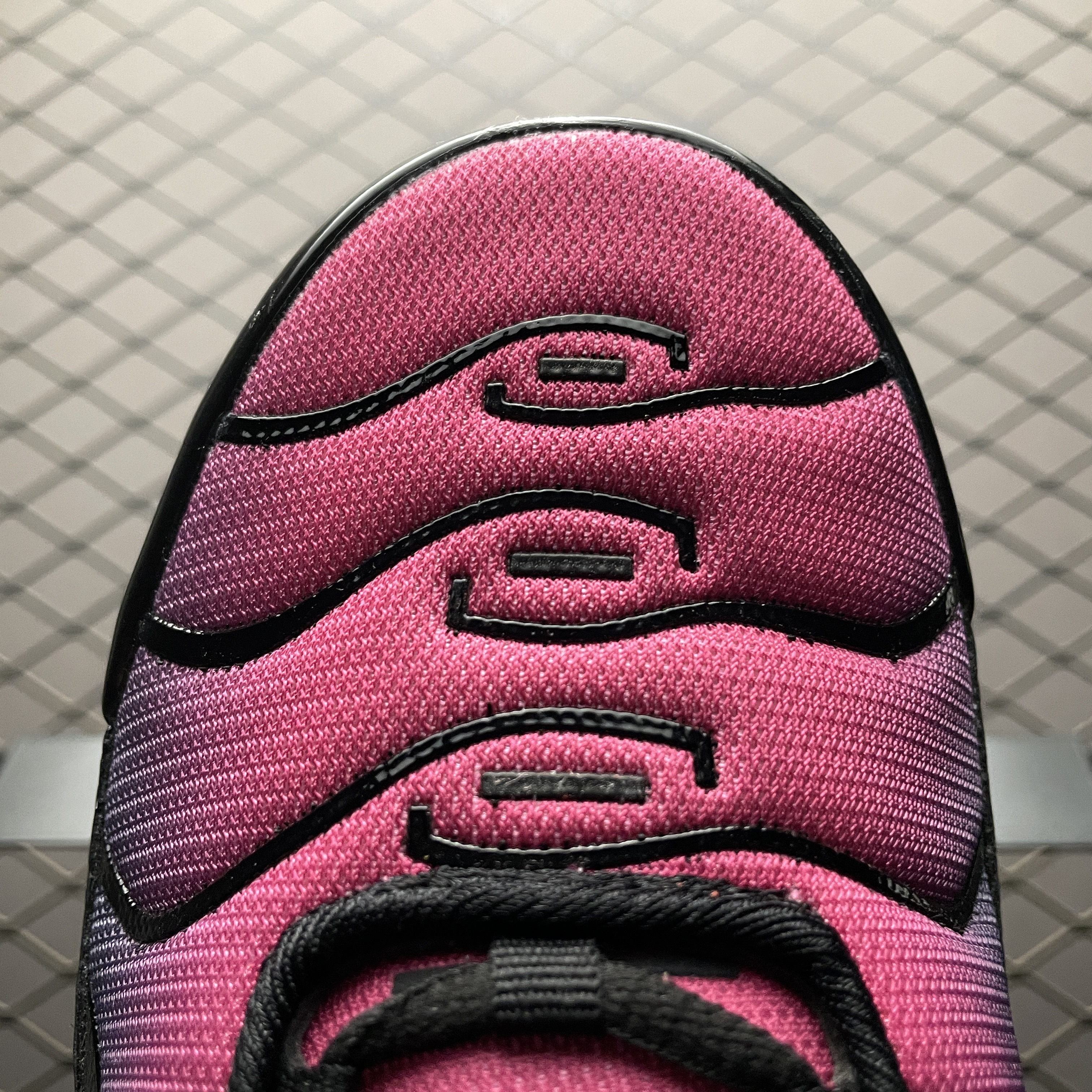Nike Air Max Plus Black Pink（FJ5981-010）