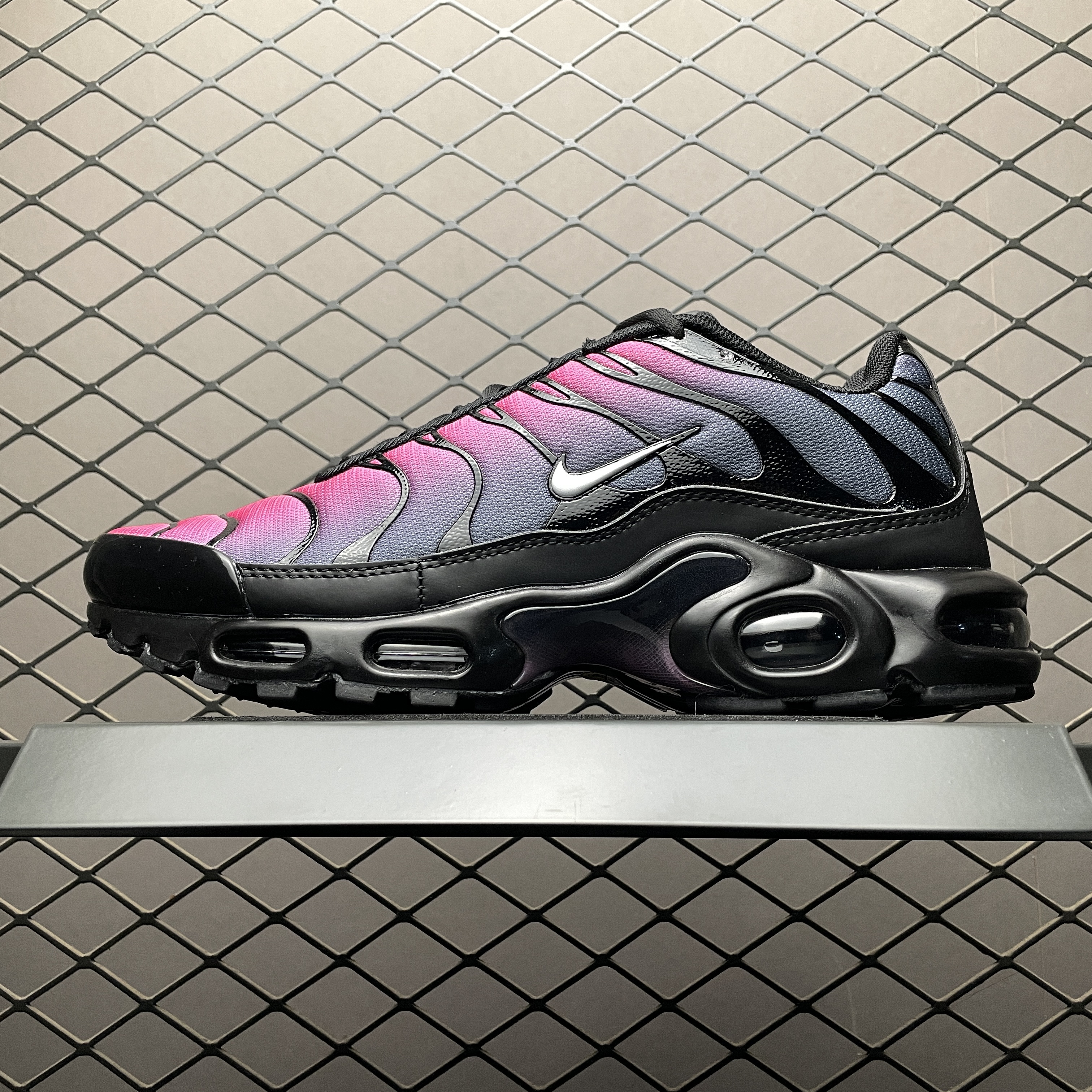 Nike Air Max Plus Black Pink（FJ5981-010）
