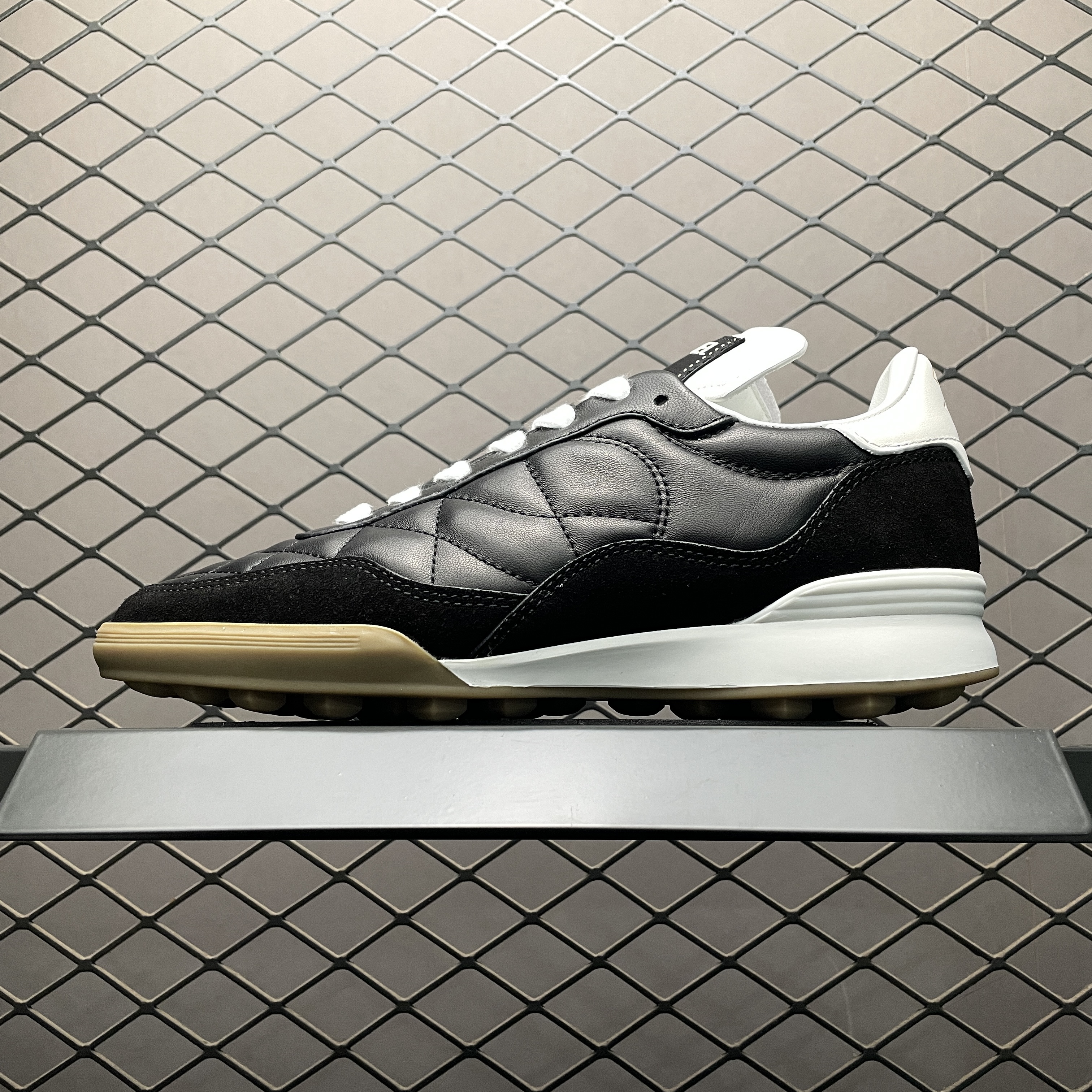 CHANEL Sneakers（G45335B1449794305)