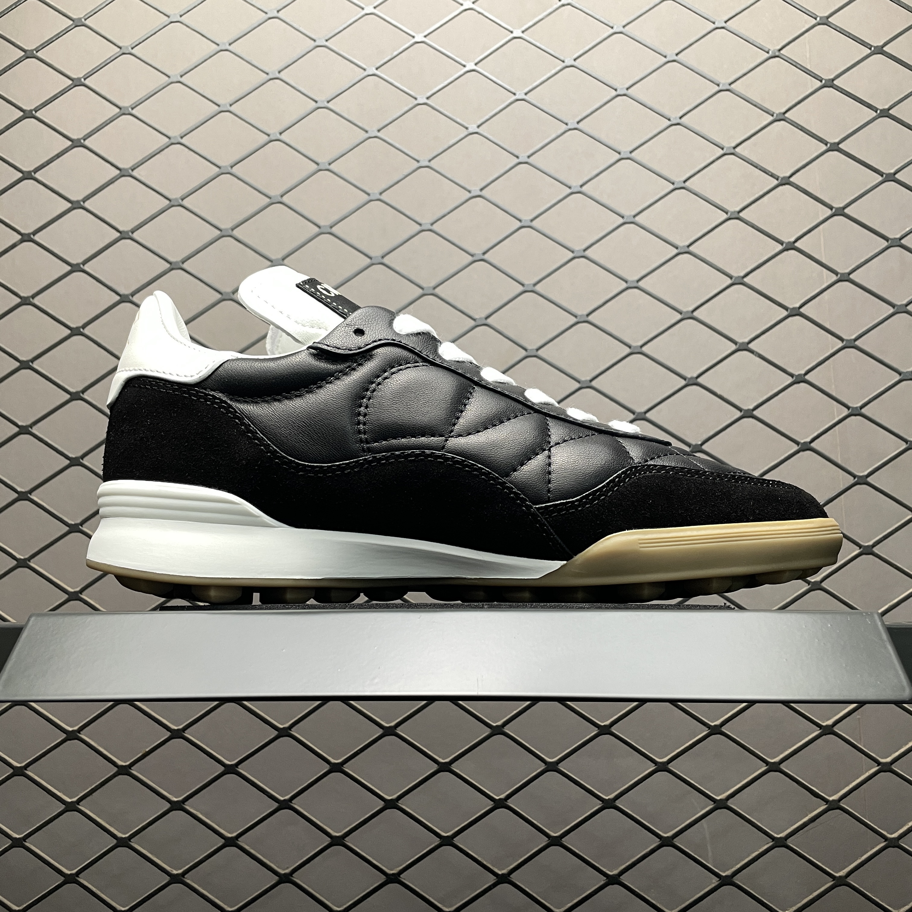 CHANEL Sneakers（G45335B1449794305)
