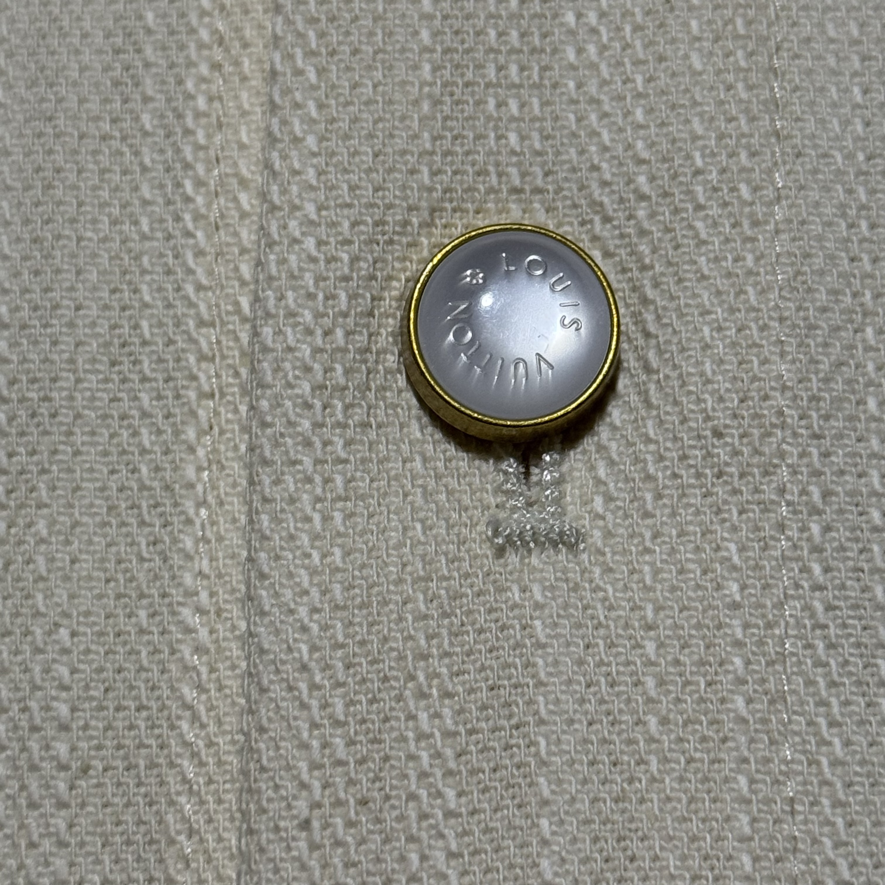 Louis Vuitton silk-blend short-sleeved shirt（1AHCHW）