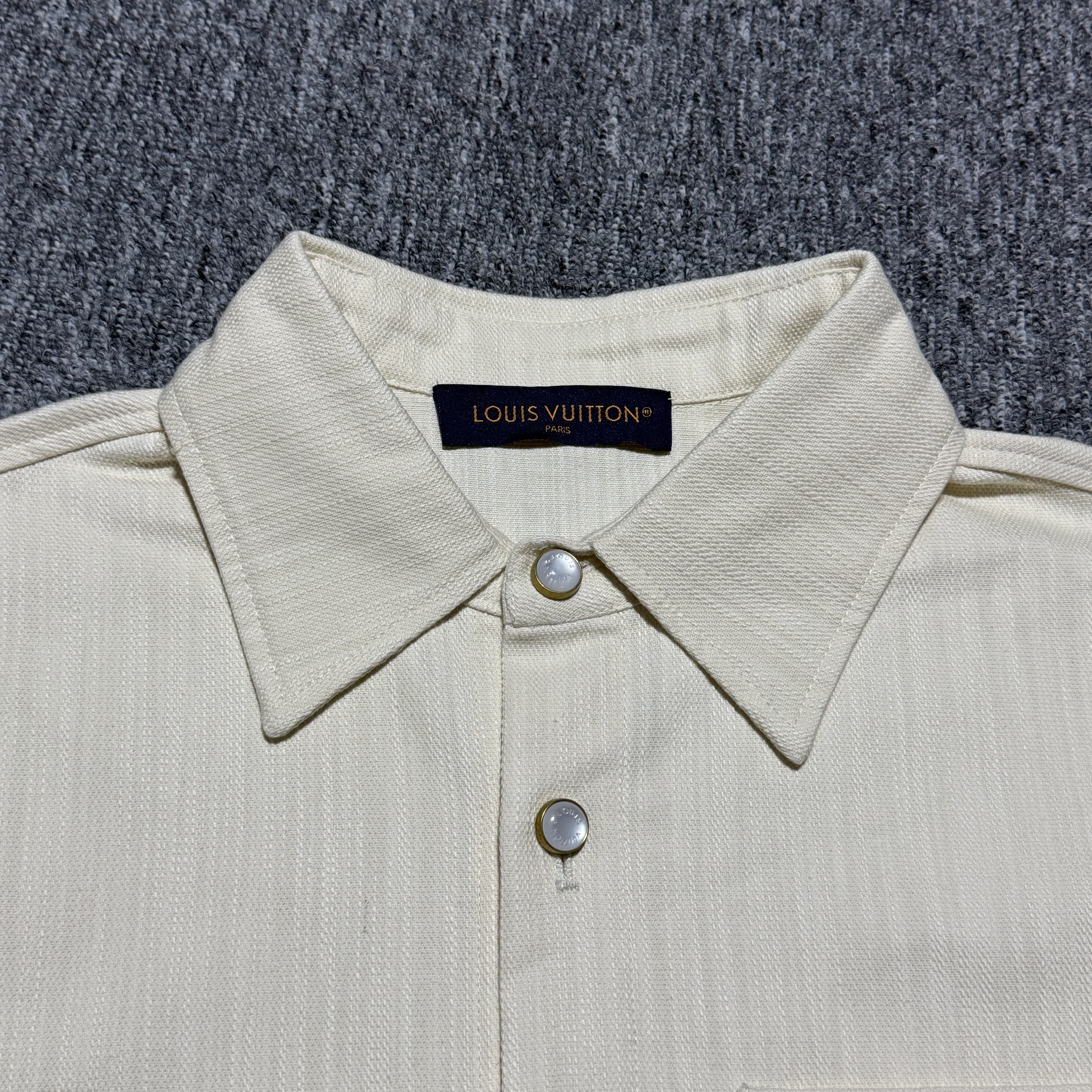 Louis Vuitton silk-blend short-sleeved shirt（1AHCHW）