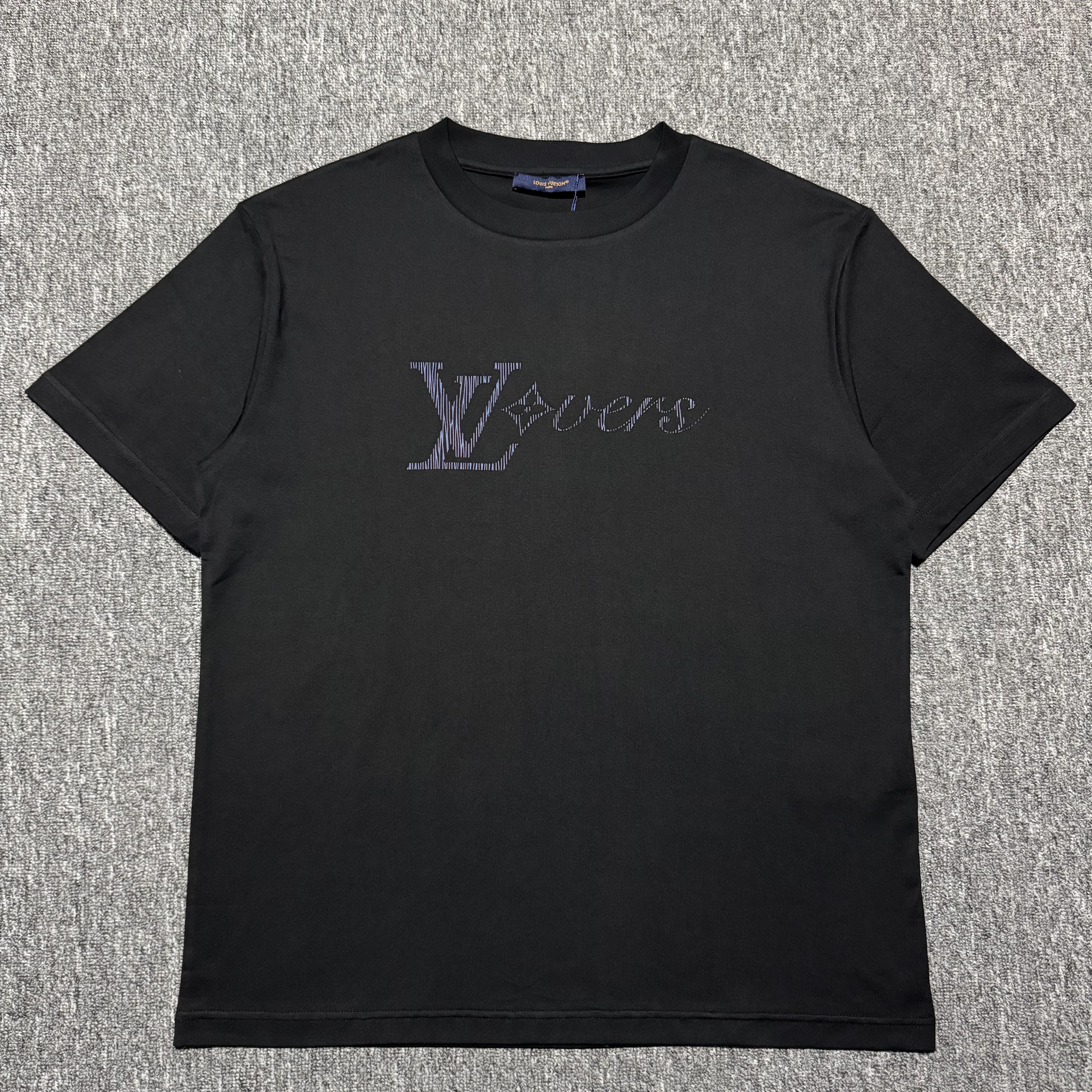 Louis Vuitton Men's Iridescent LV Vers T-Shirt "Noir"（1AGTSB）