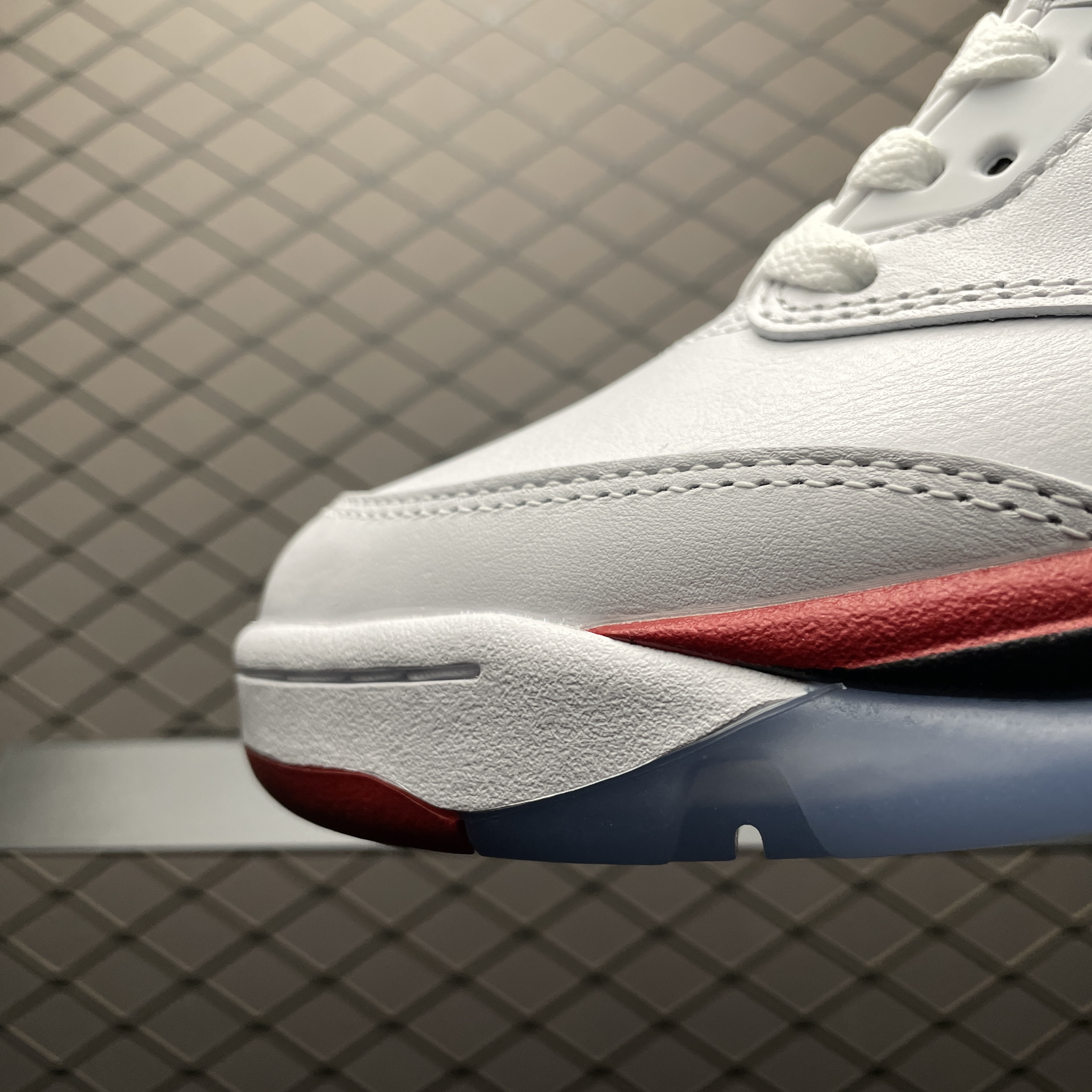 Nike Air Jordan 5 "Fire Red/Black Tongue" (2025)（HQ7978-101）