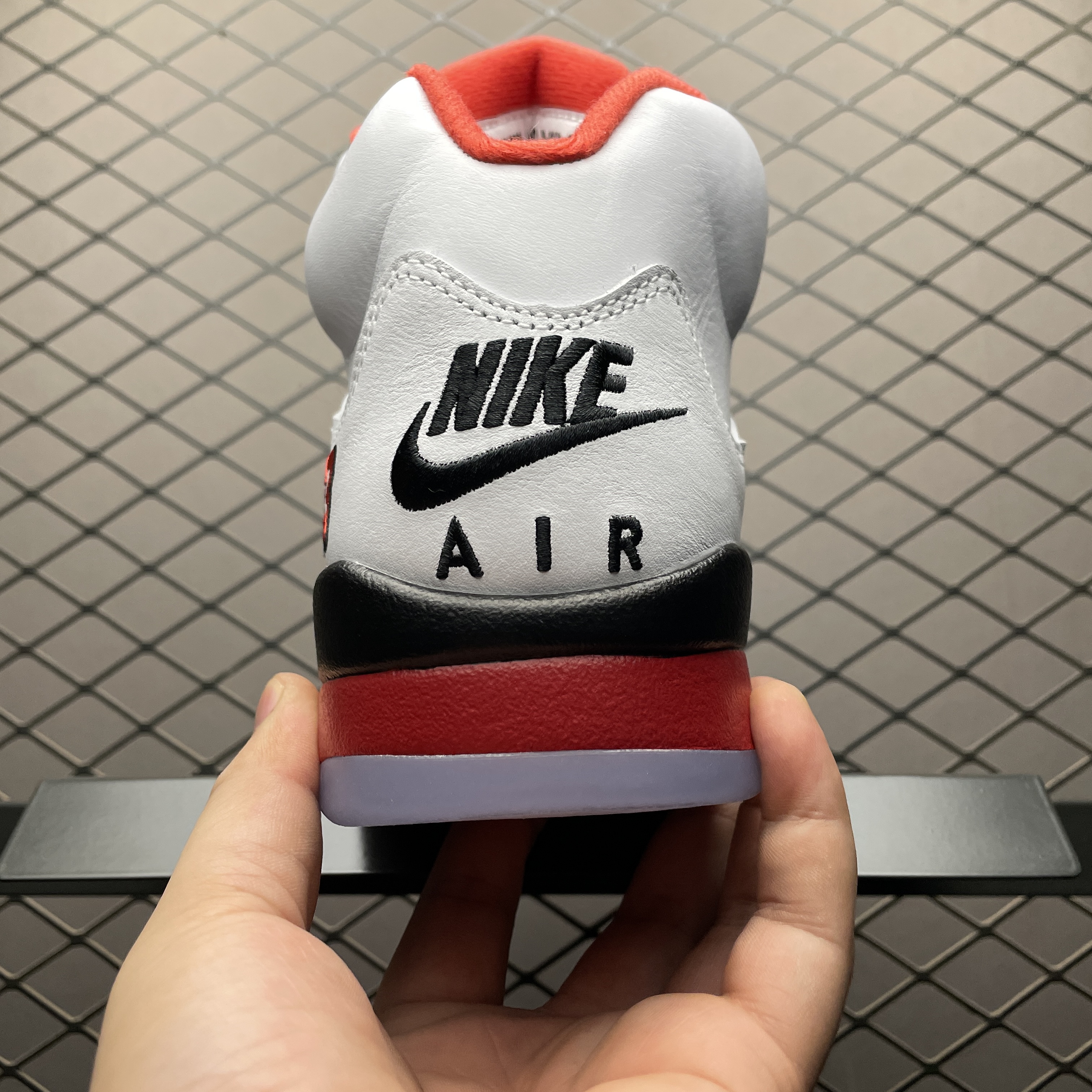 Nike Air Jordan 5 "Fire Red/Black Tongue" (2025)（HQ7978-101）