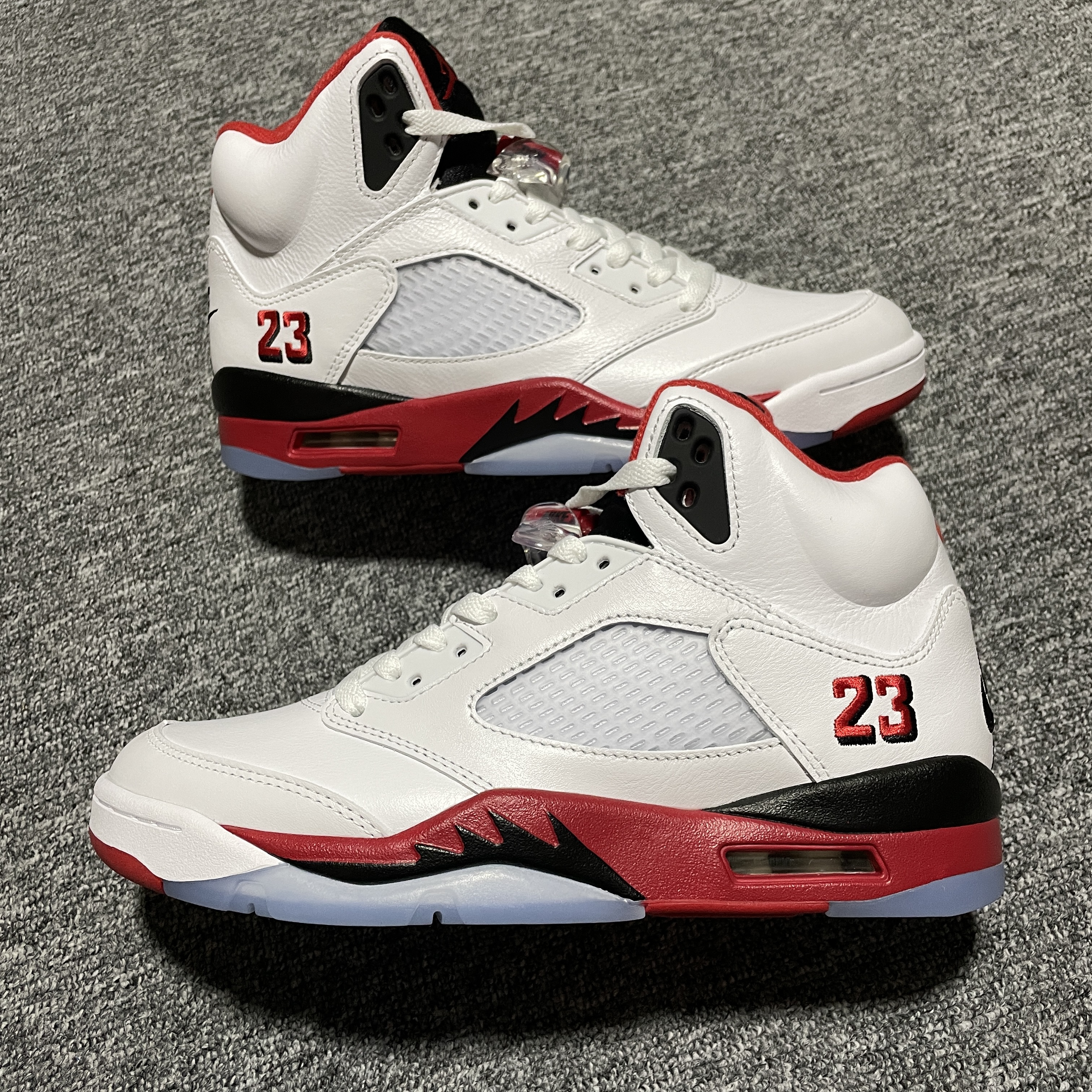 Nike Air Jordan 5 "Fire Red/Black Tongue" (2025)（HQ7978-101）