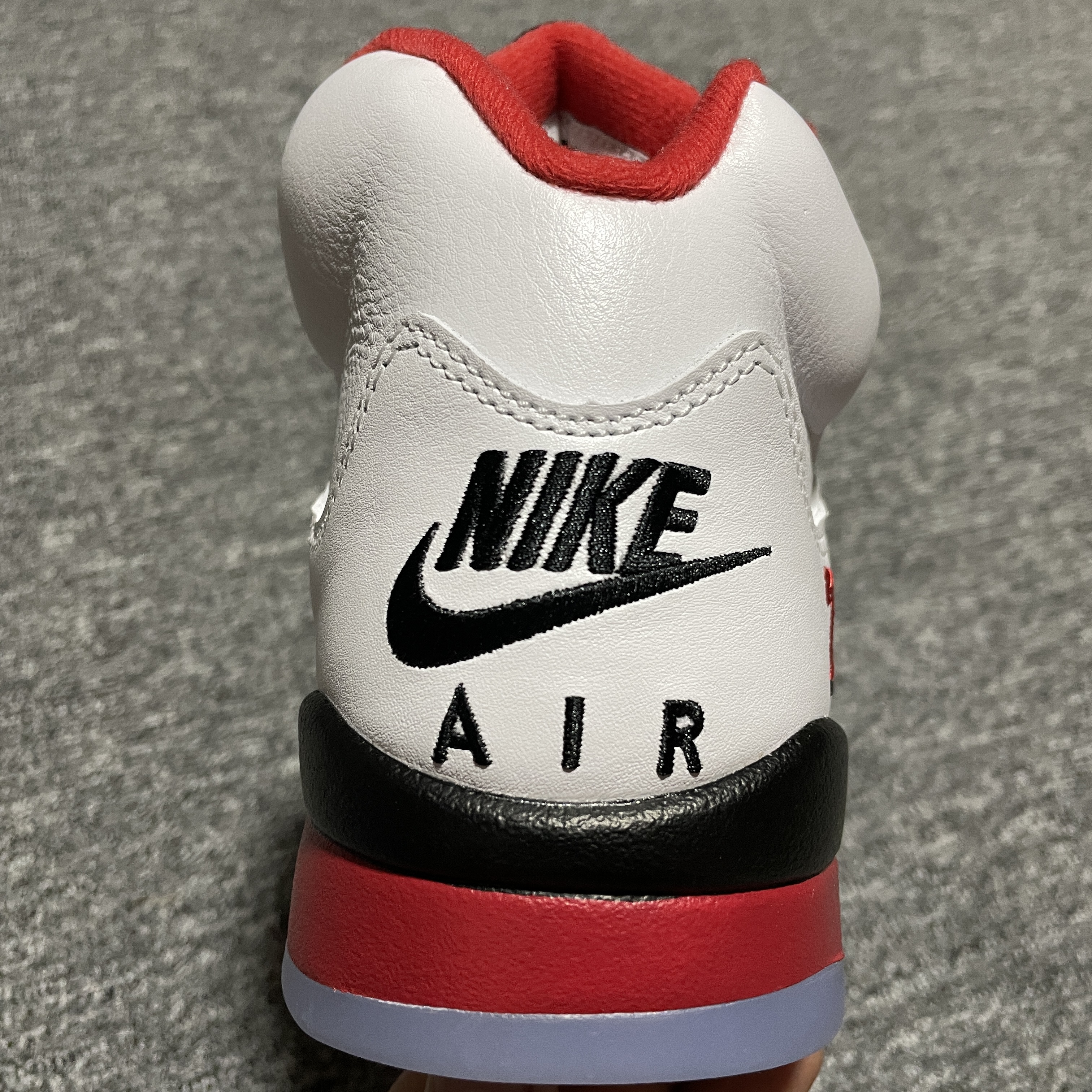 Nike Air Jordan 5 "Fire Red/Black Tongue" (2025)（HQ7978-101）